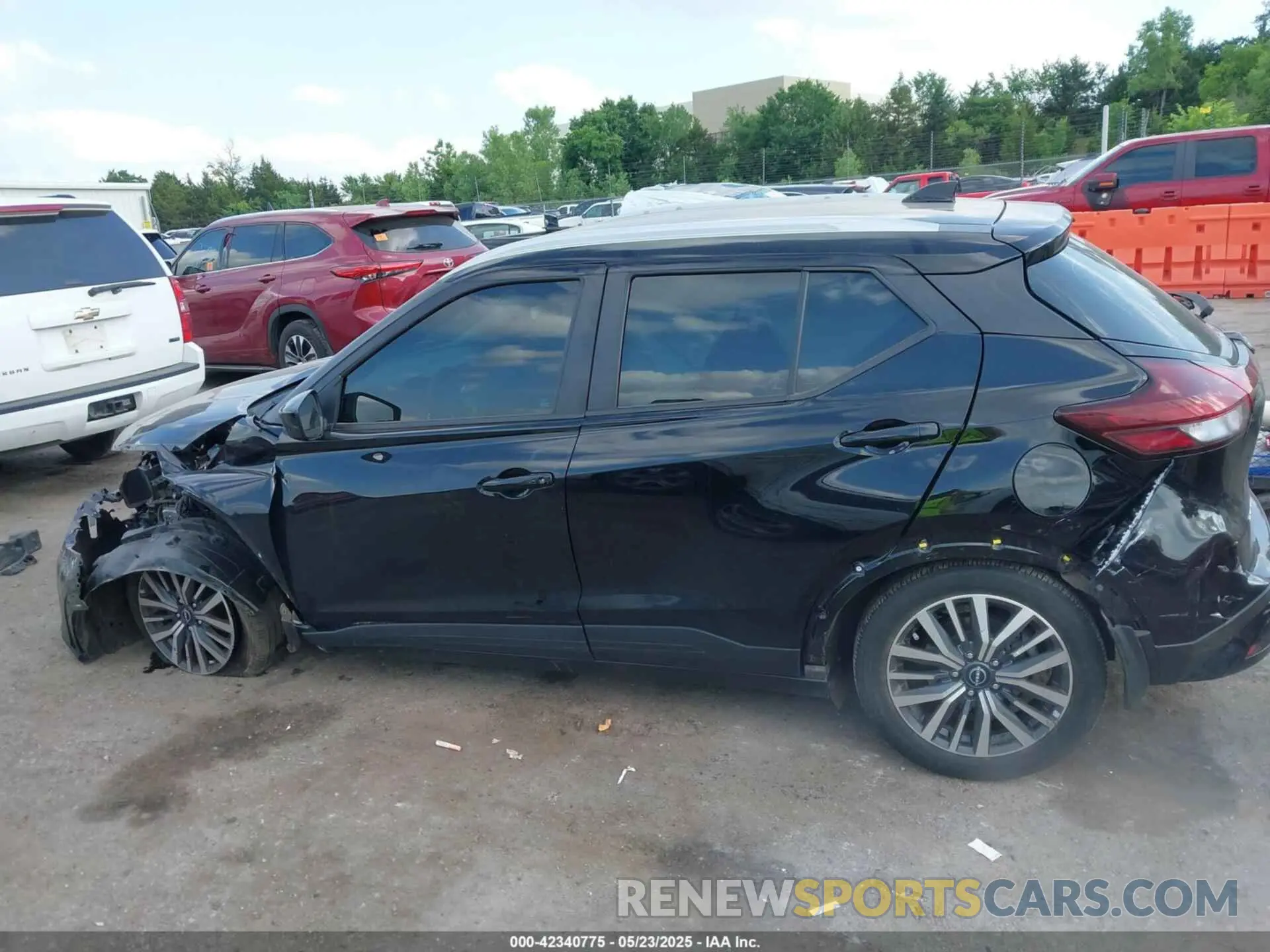 15 Photograph of a damaged car 3N1CP5CV7PL521505 NISSAN KICKS 2023