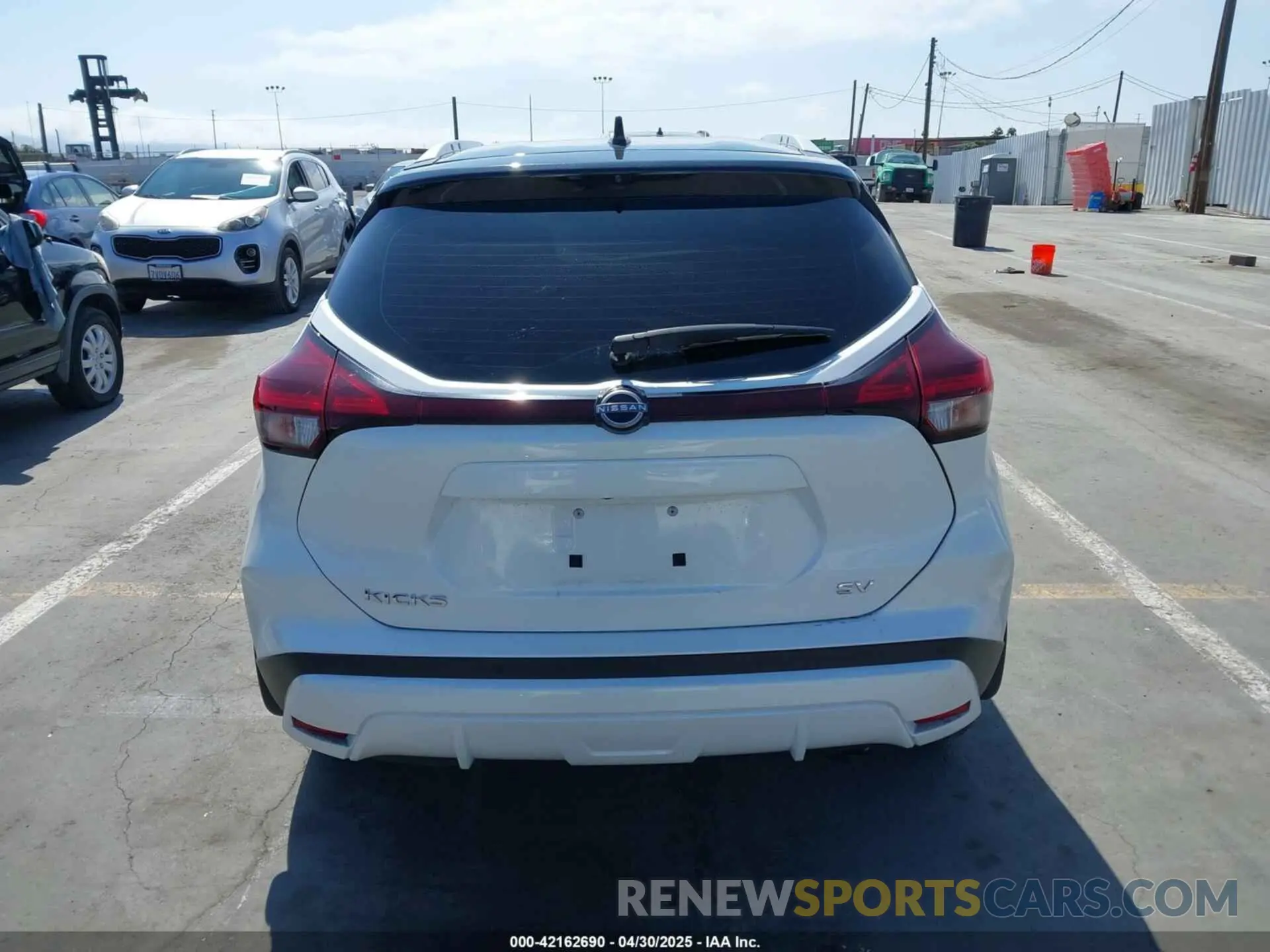 17 Photograph of a damaged car 3N1CP5CV7PL529507 NISSAN KICKS 2023
