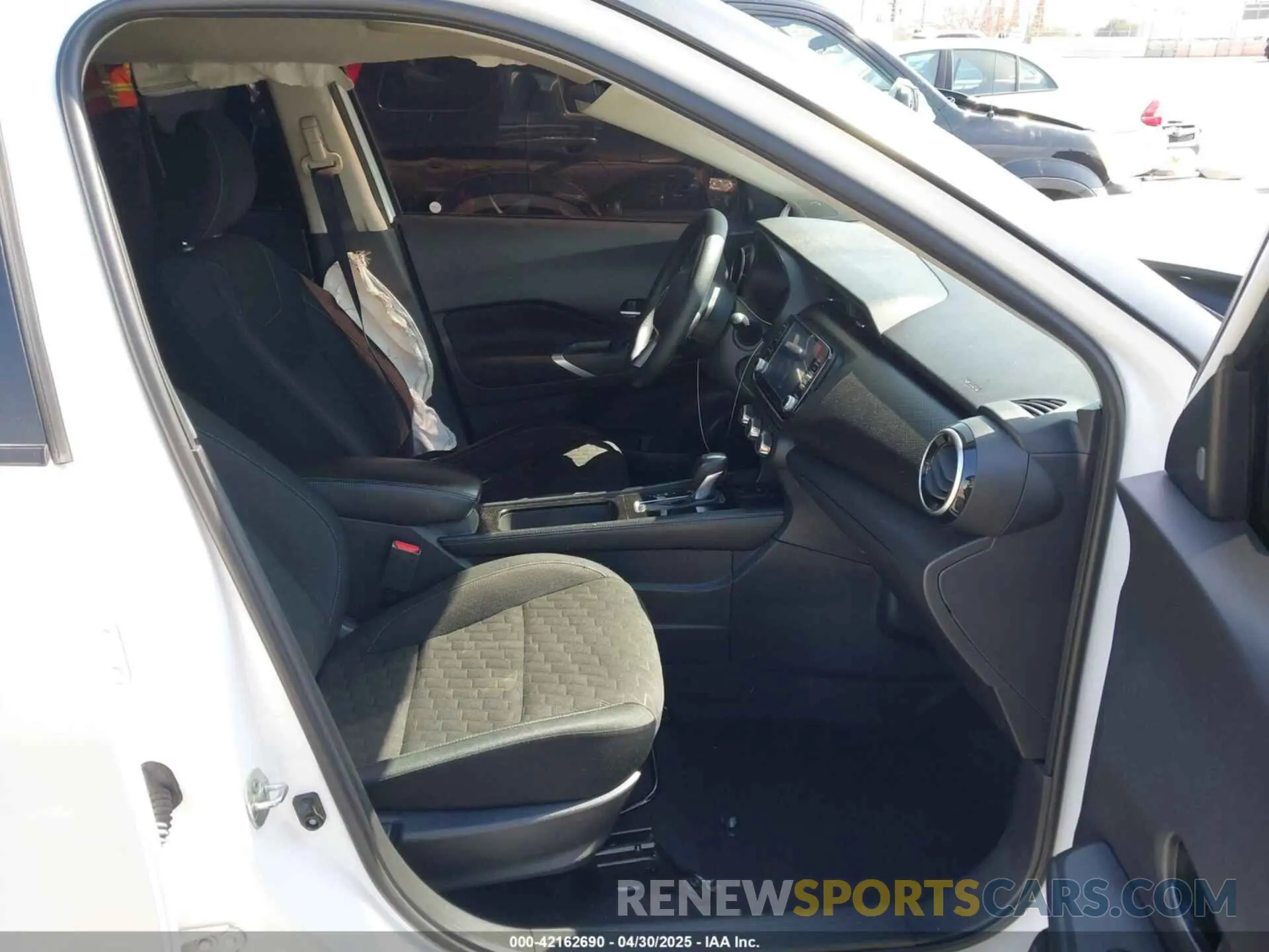 5 Photograph of a damaged car 3N1CP5CV7PL529507 NISSAN KICKS 2023