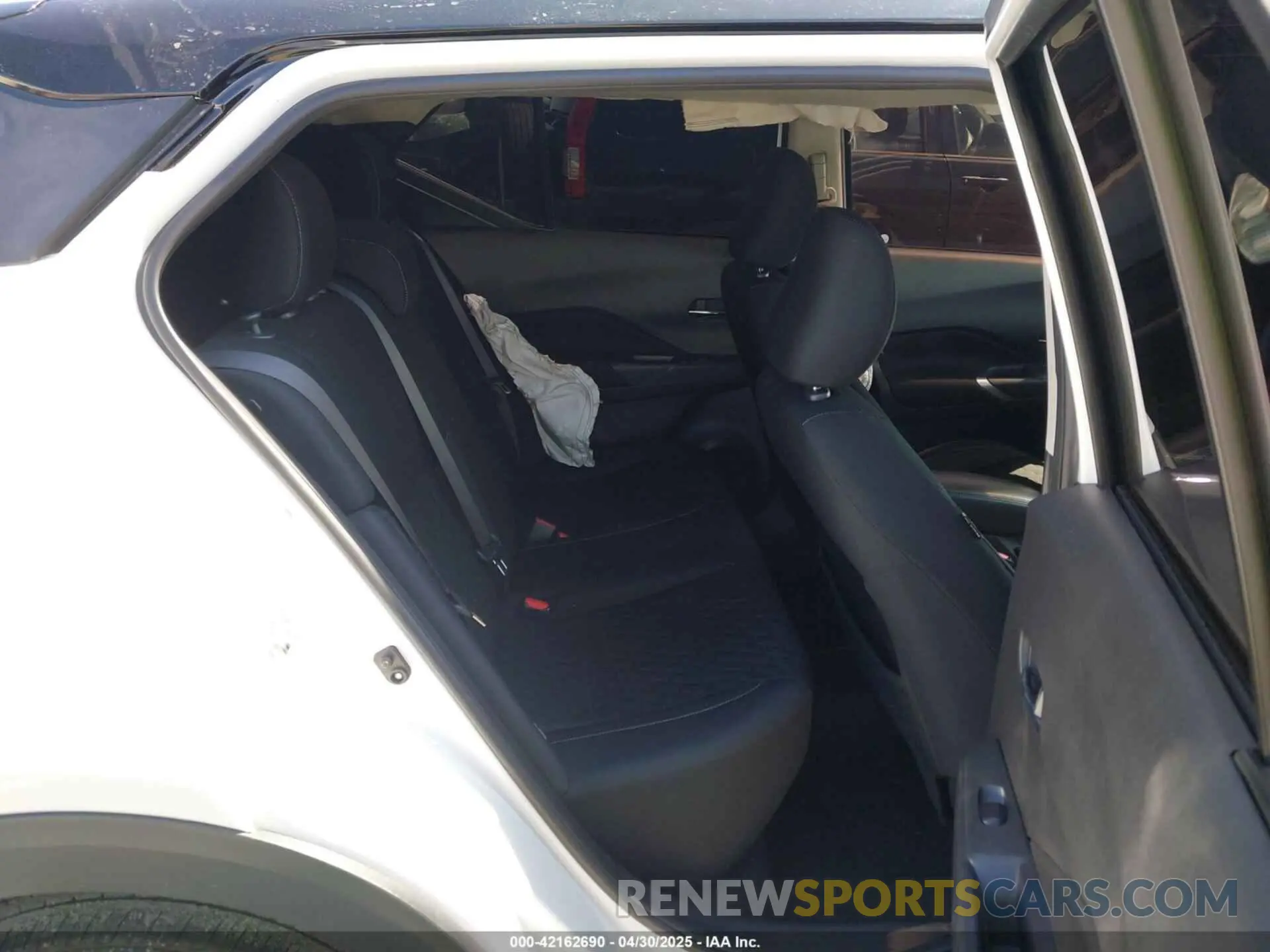 8 Photograph of a damaged car 3N1CP5CV7PL529507 NISSAN KICKS 2023