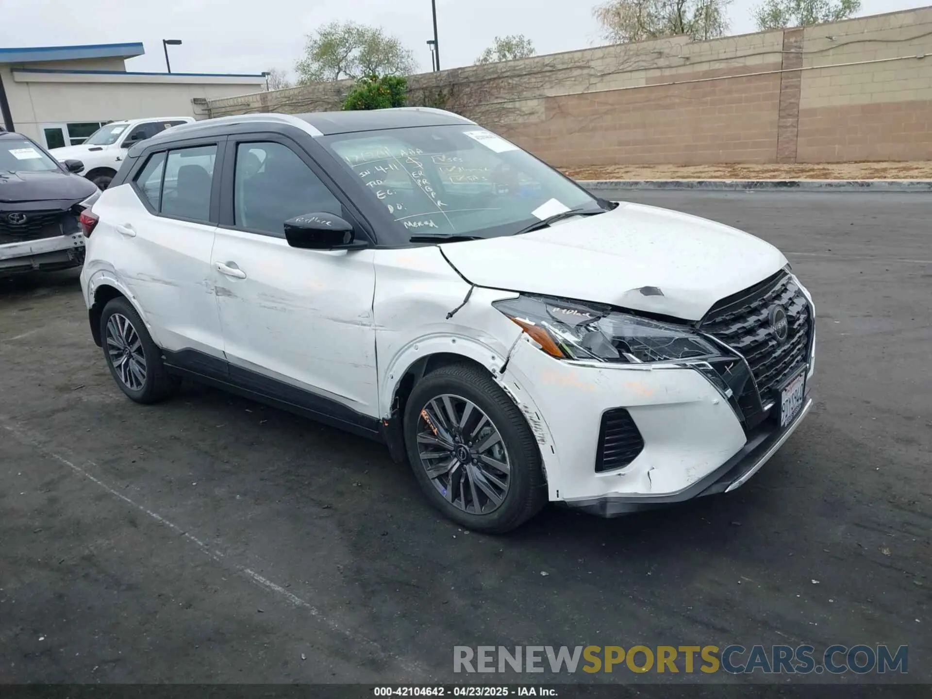 1 Photograph of a damaged car 3N1CP5CV9PL483632 NISSAN KICKS 2023
