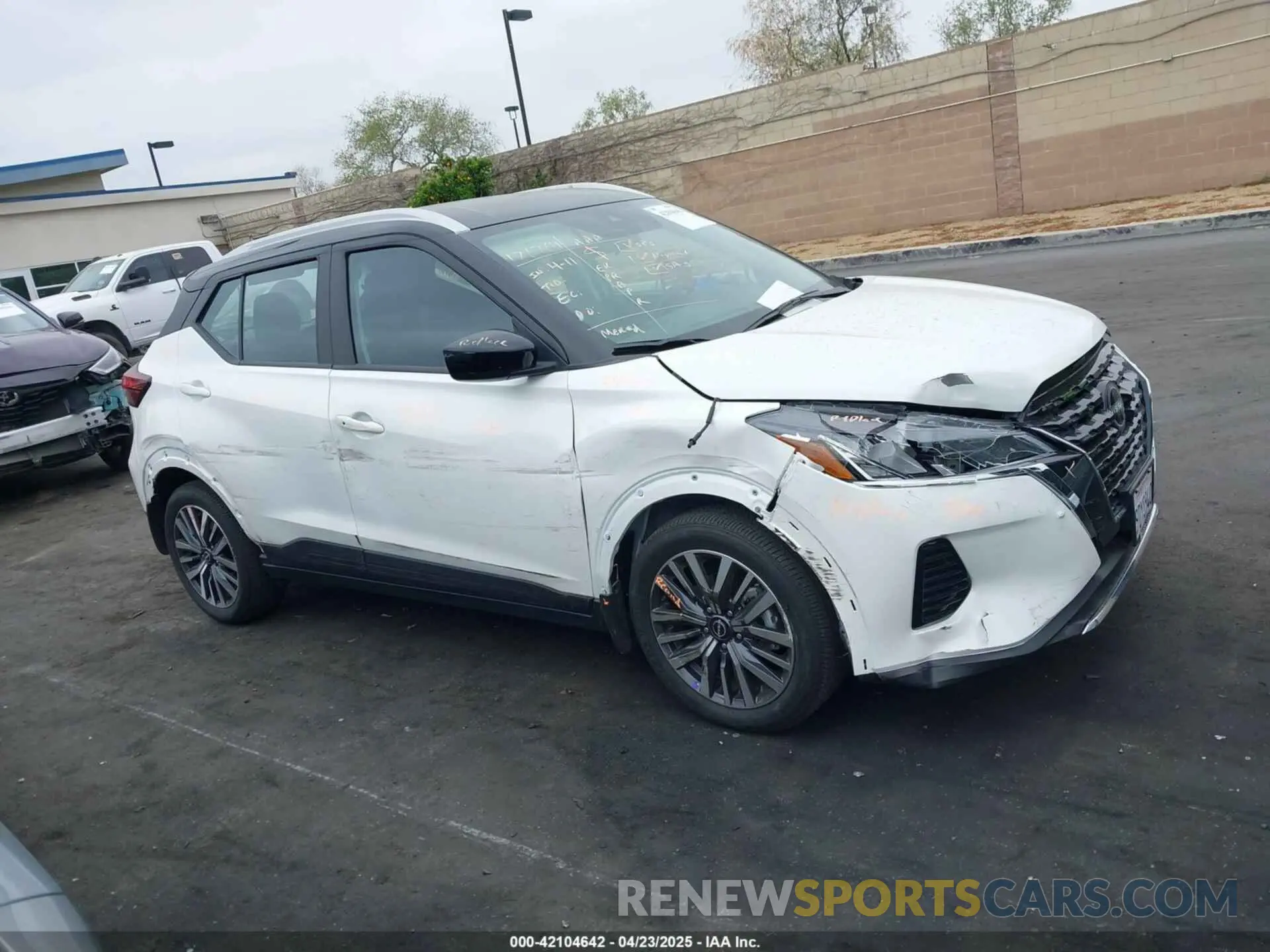 14 Photograph of a damaged car 3N1CP5CV9PL483632 NISSAN KICKS 2023