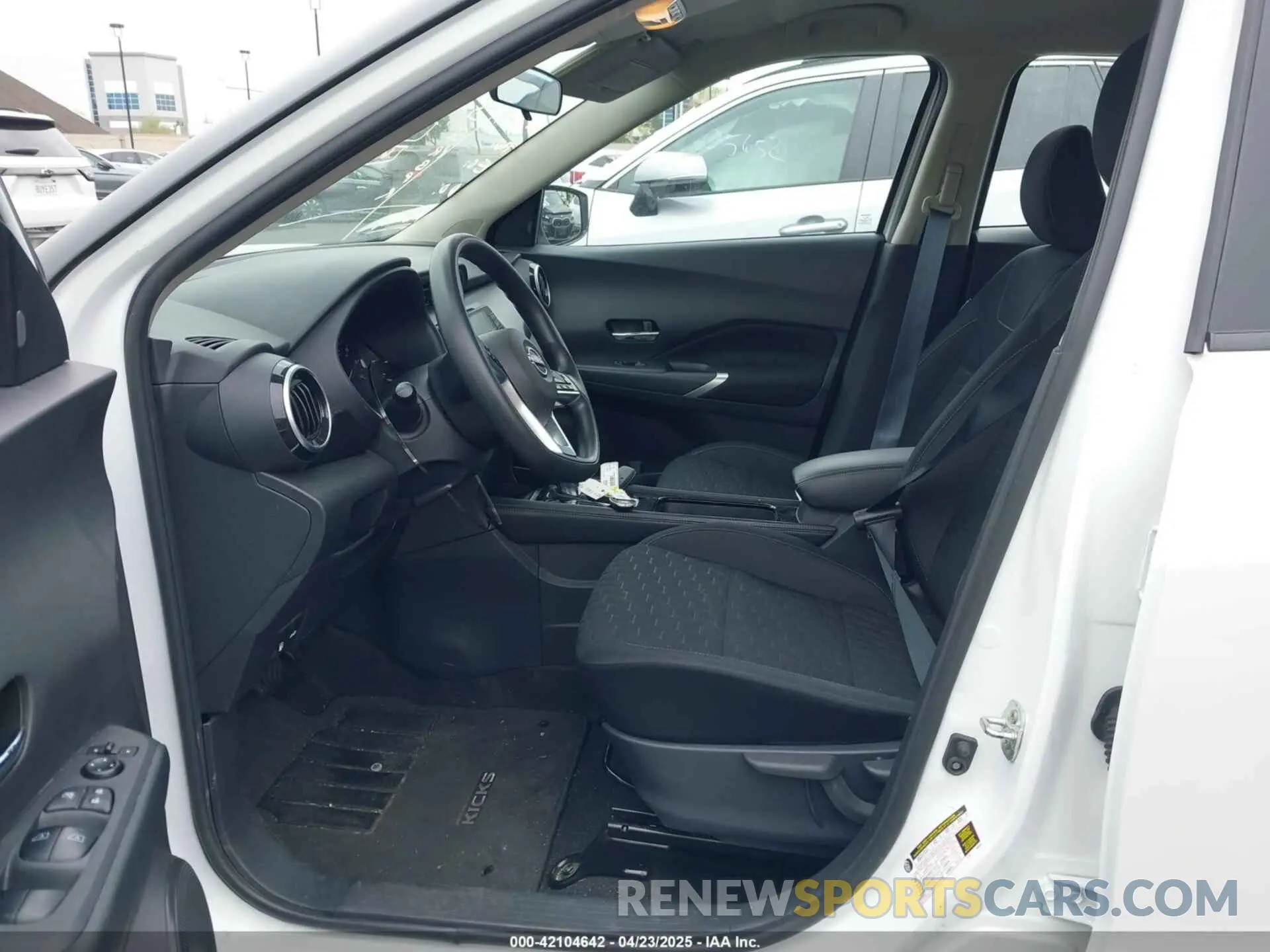 5 Photograph of a damaged car 3N1CP5CV9PL483632 NISSAN KICKS 2023