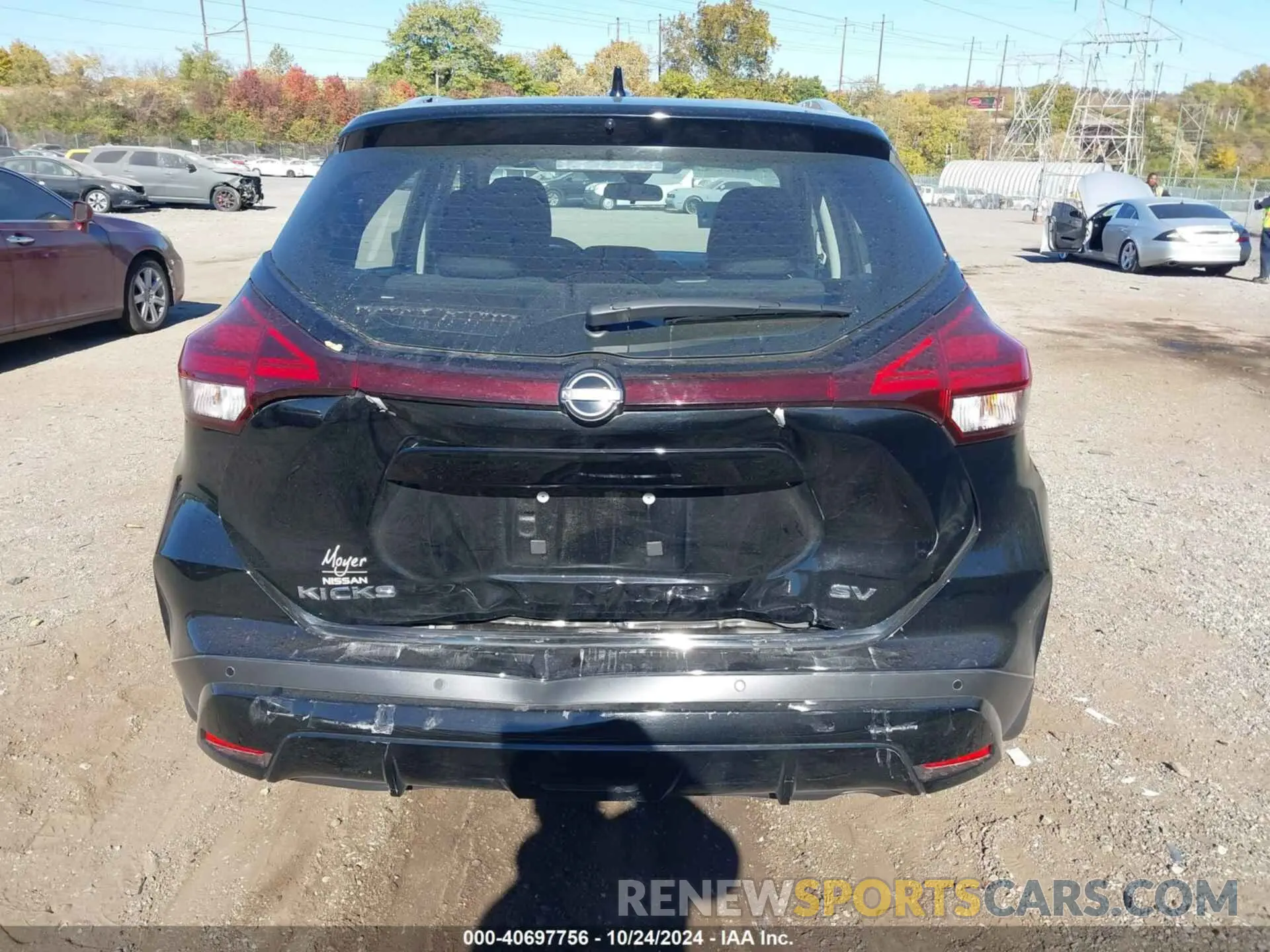 17 Photograph of a damaged car 3N1CP5CV9PL558393 NISSAN KICKS 2023