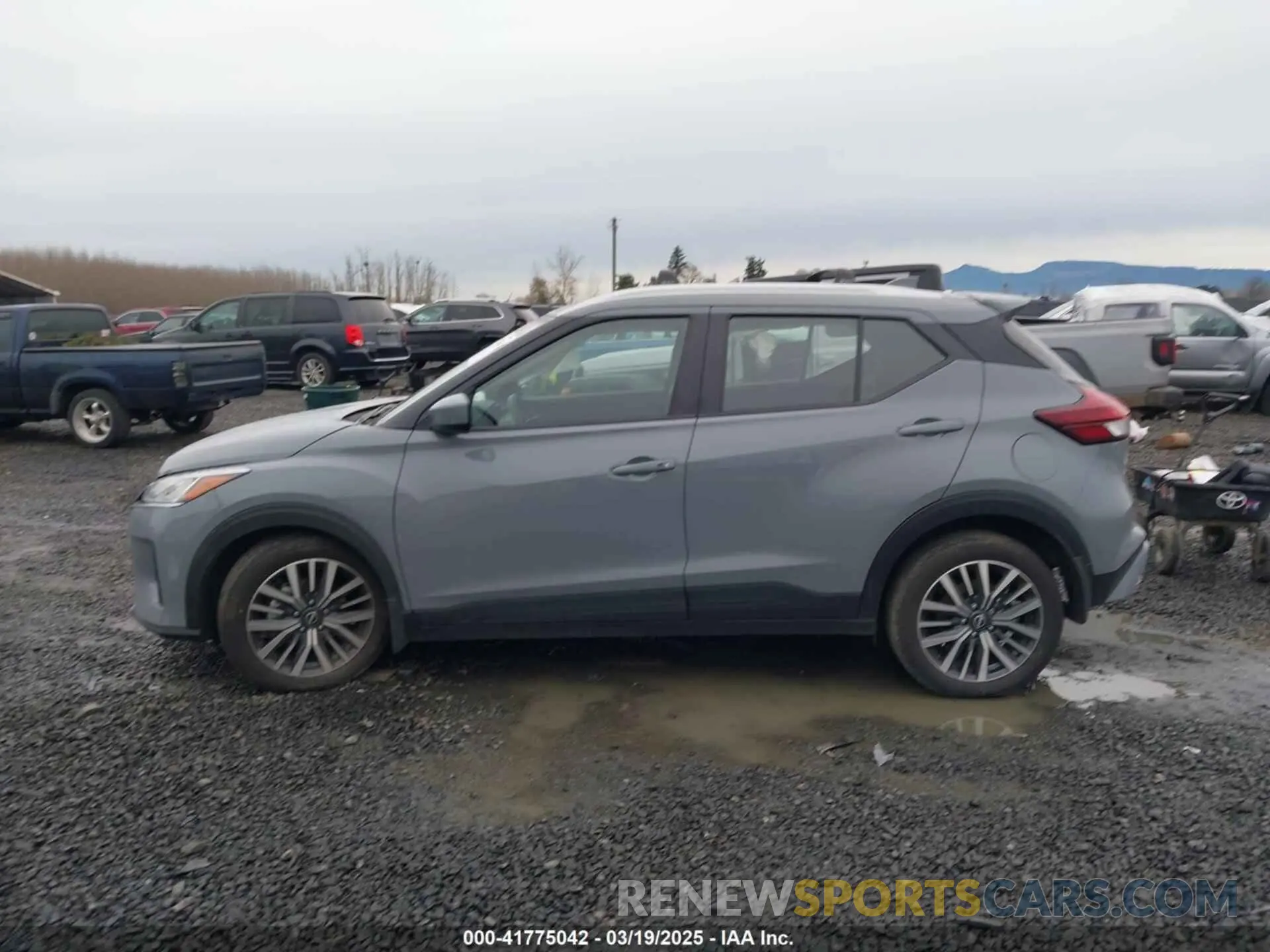 14 Photograph of a damaged car 3N1CP5CVXPL473708 NISSAN KICKS 2023