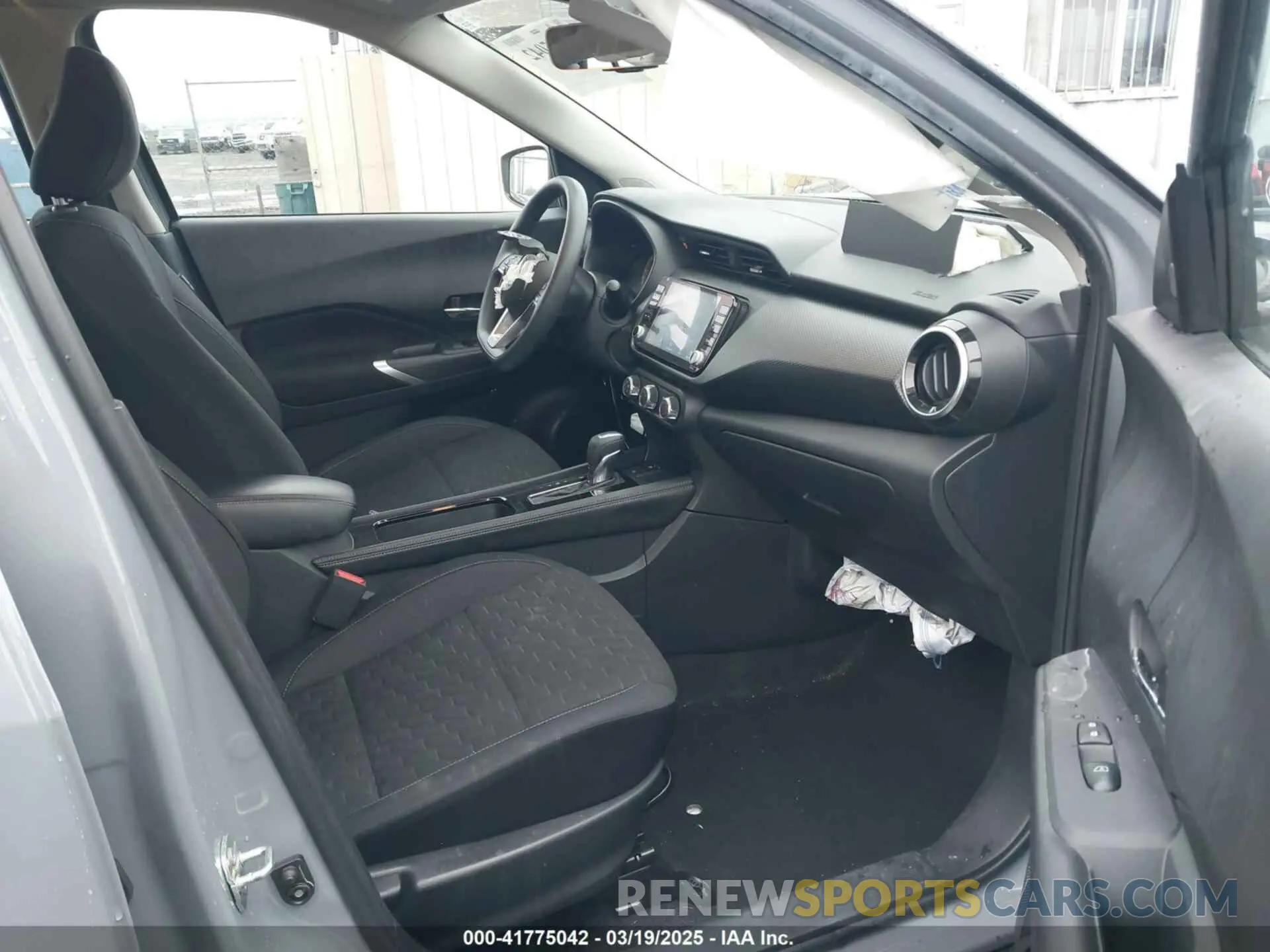 5 Photograph of a damaged car 3N1CP5CVXPL473708 NISSAN KICKS 2023