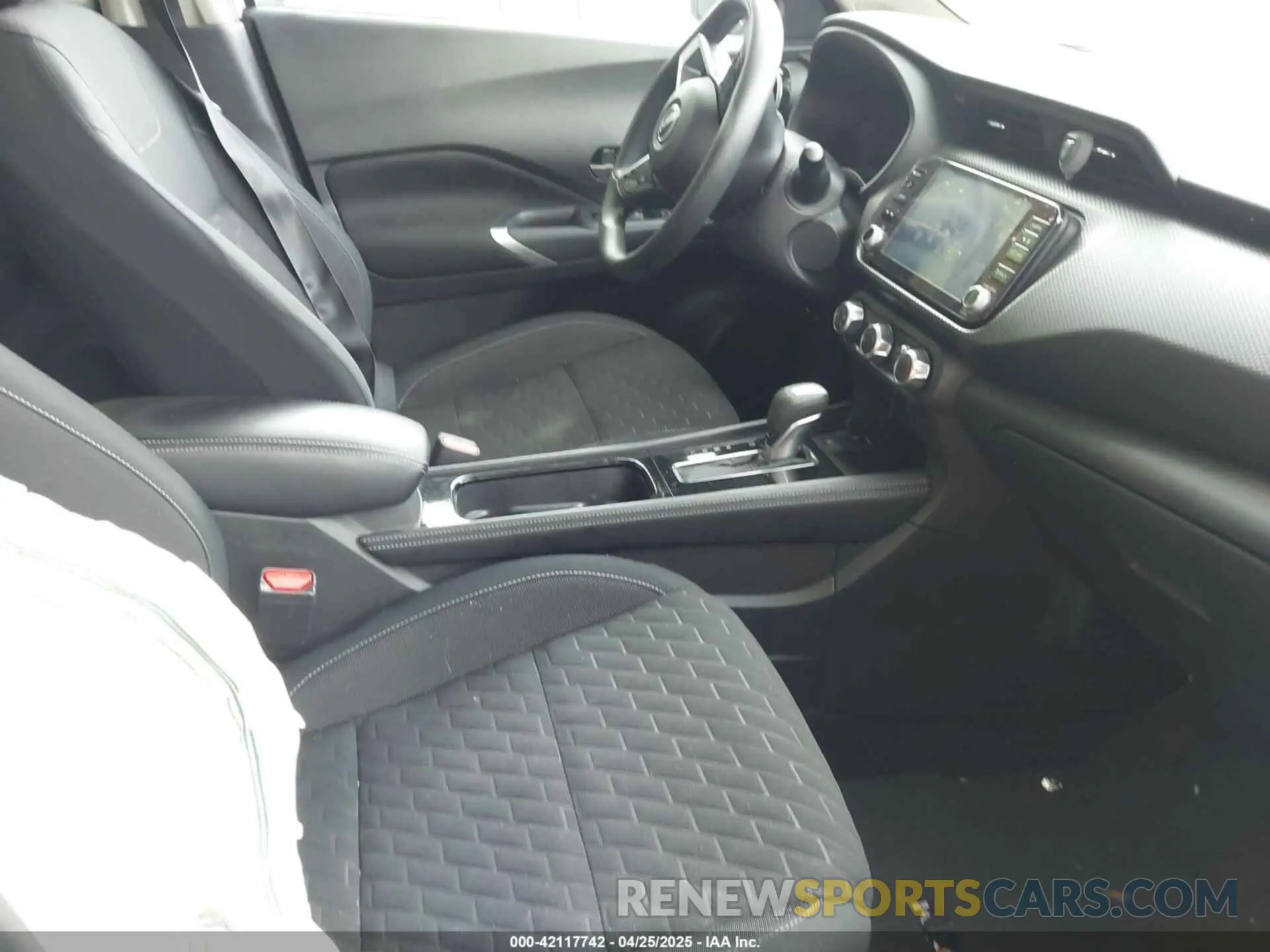 5 Photograph of a damaged car 3N1CP5CVXPL503287 NISSAN KICKS 2023