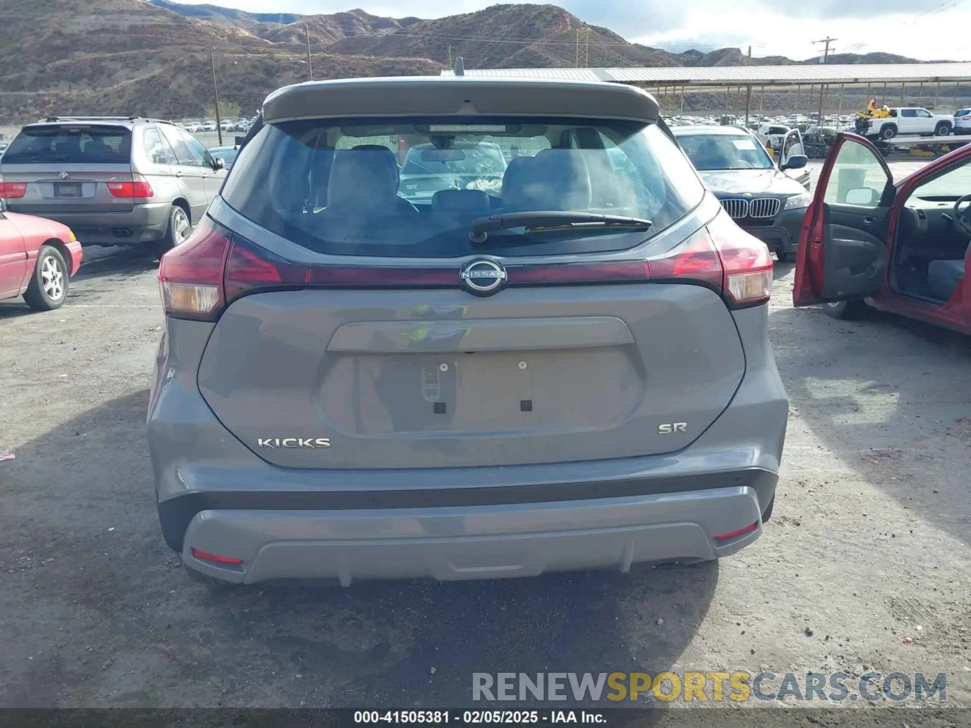 17 Photograph of a damaged car 3N1CP5DV0PL487079 NISSAN KICKS 2023