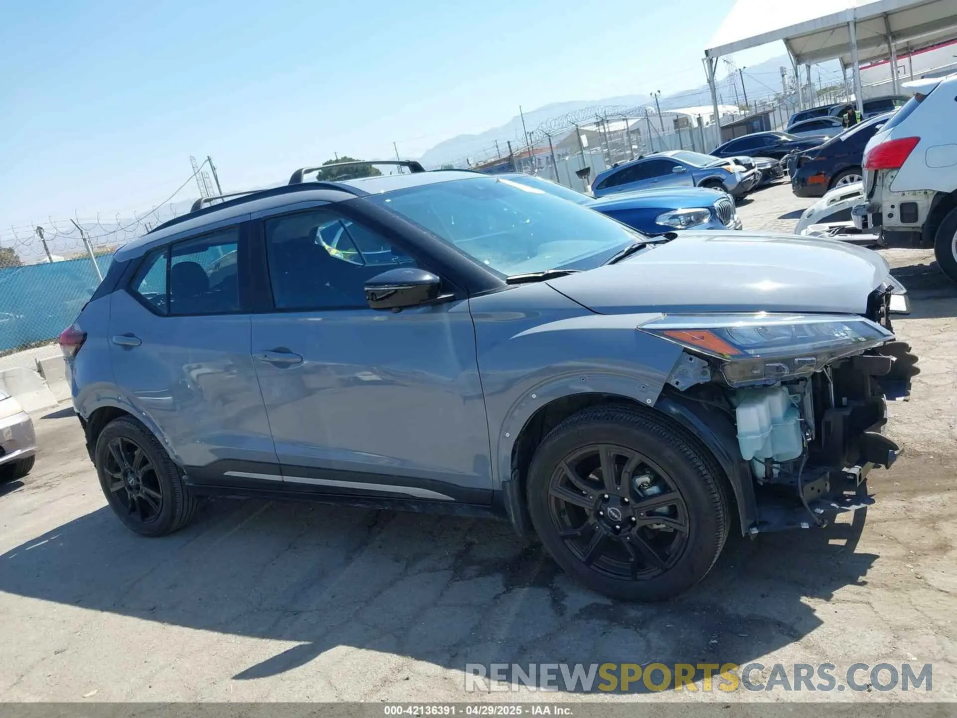 14 Photograph of a damaged car 3N1CP5DV0PL553257 NISSAN KICKS 2023