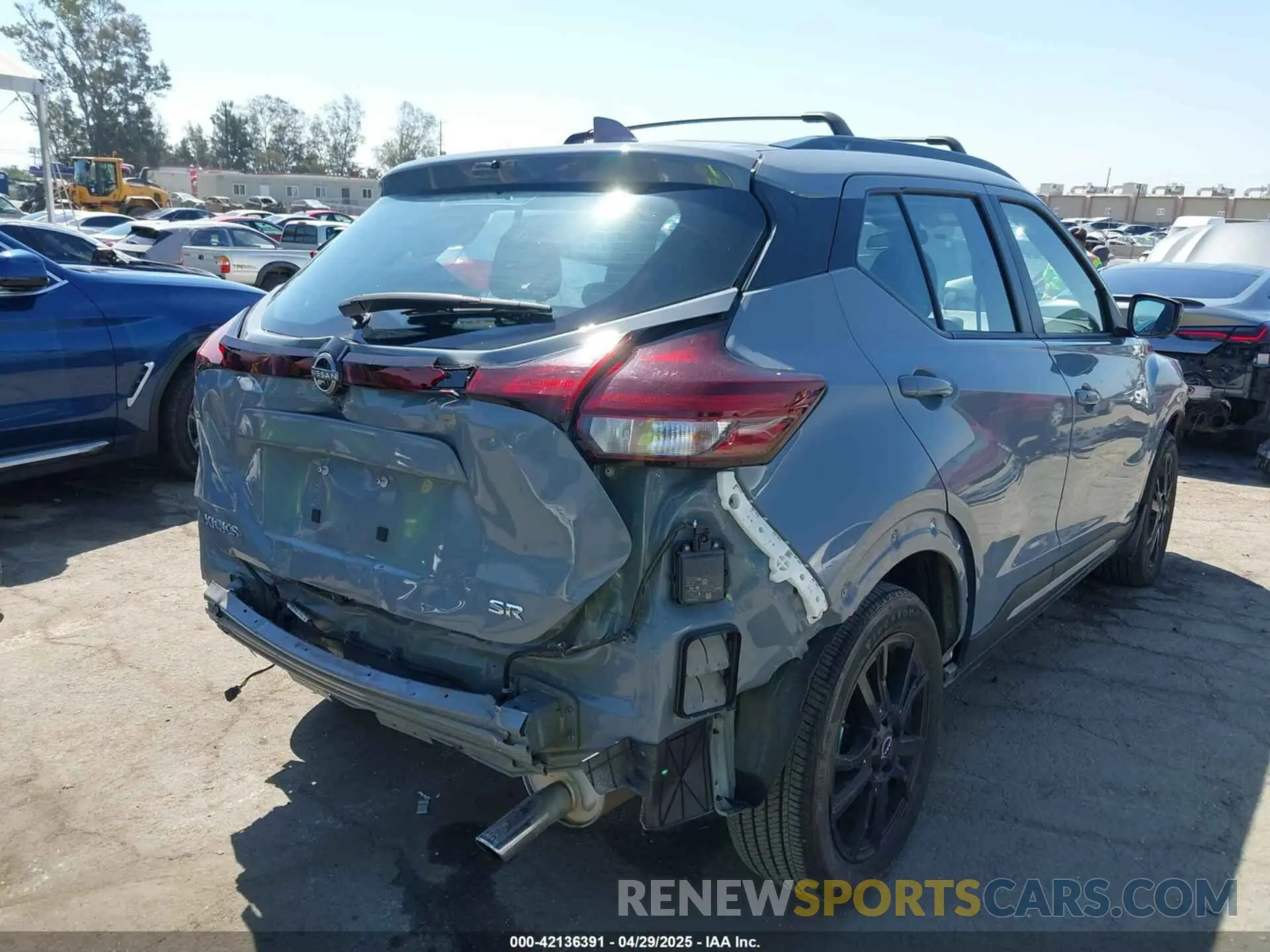 4 Photograph of a damaged car 3N1CP5DV0PL553257 NISSAN KICKS 2023