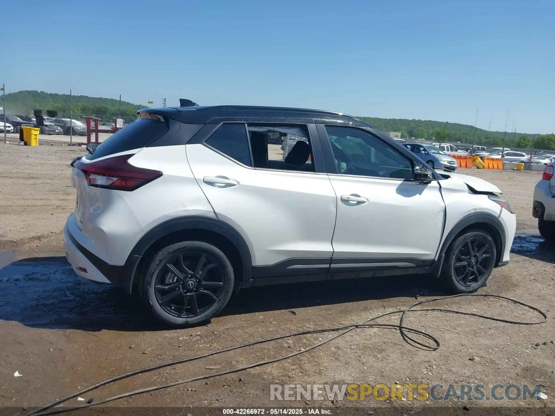 12 Photograph of a damaged car 3N1CP5DV2PL499136 NISSAN KICKS 2023