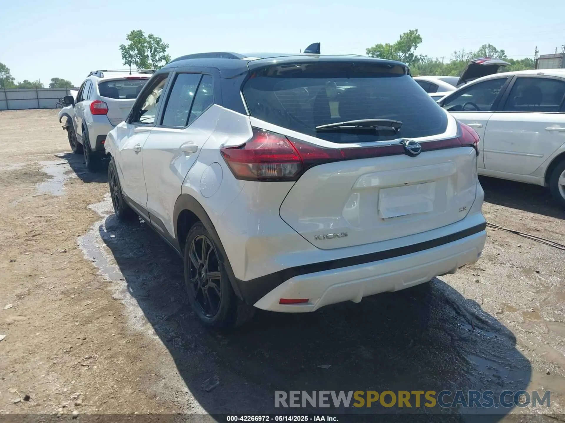 3 Photograph of a damaged car 3N1CP5DV2PL499136 NISSAN KICKS 2023