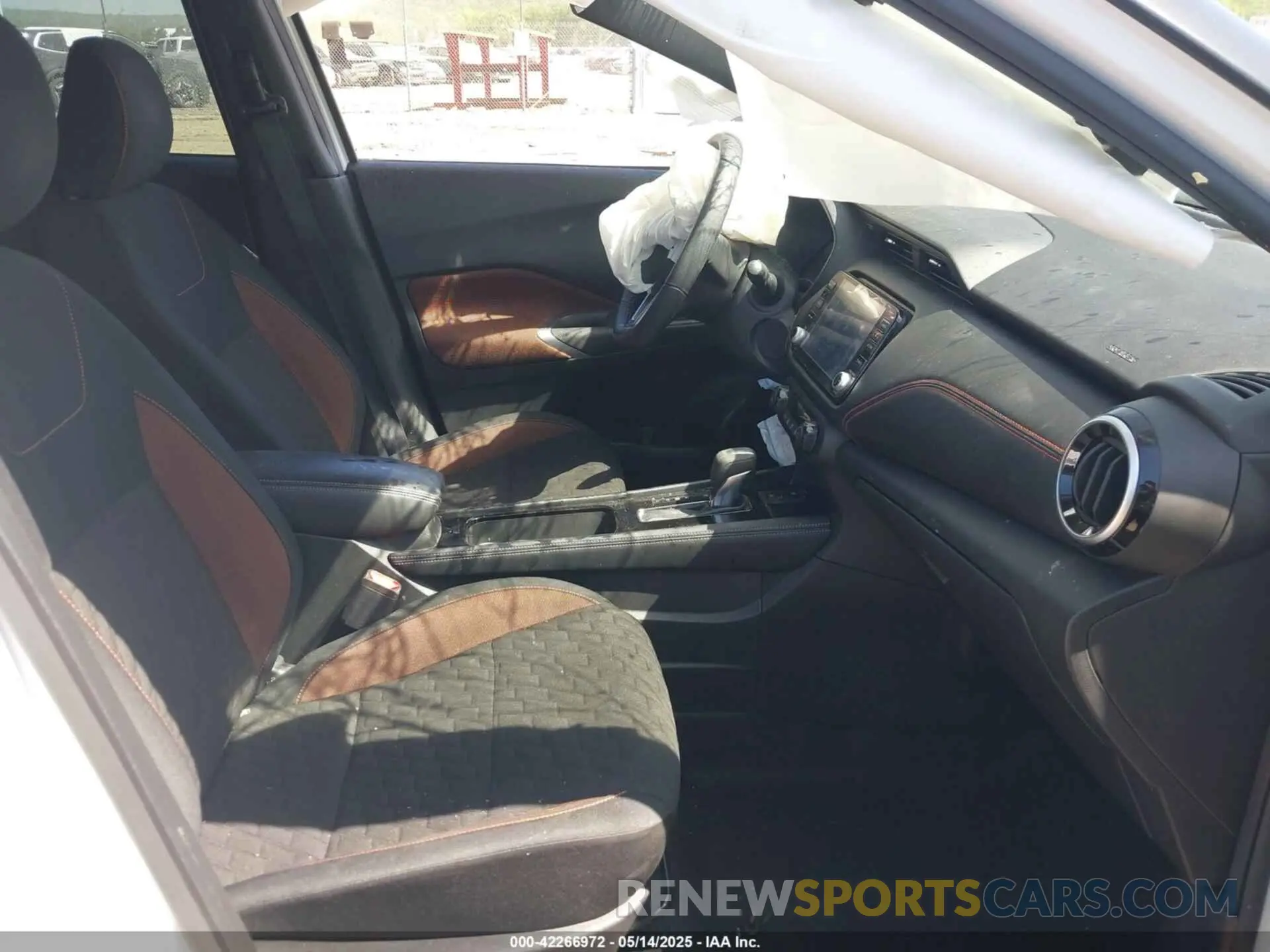 5 Photograph of a damaged car 3N1CP5DV2PL499136 NISSAN KICKS 2023