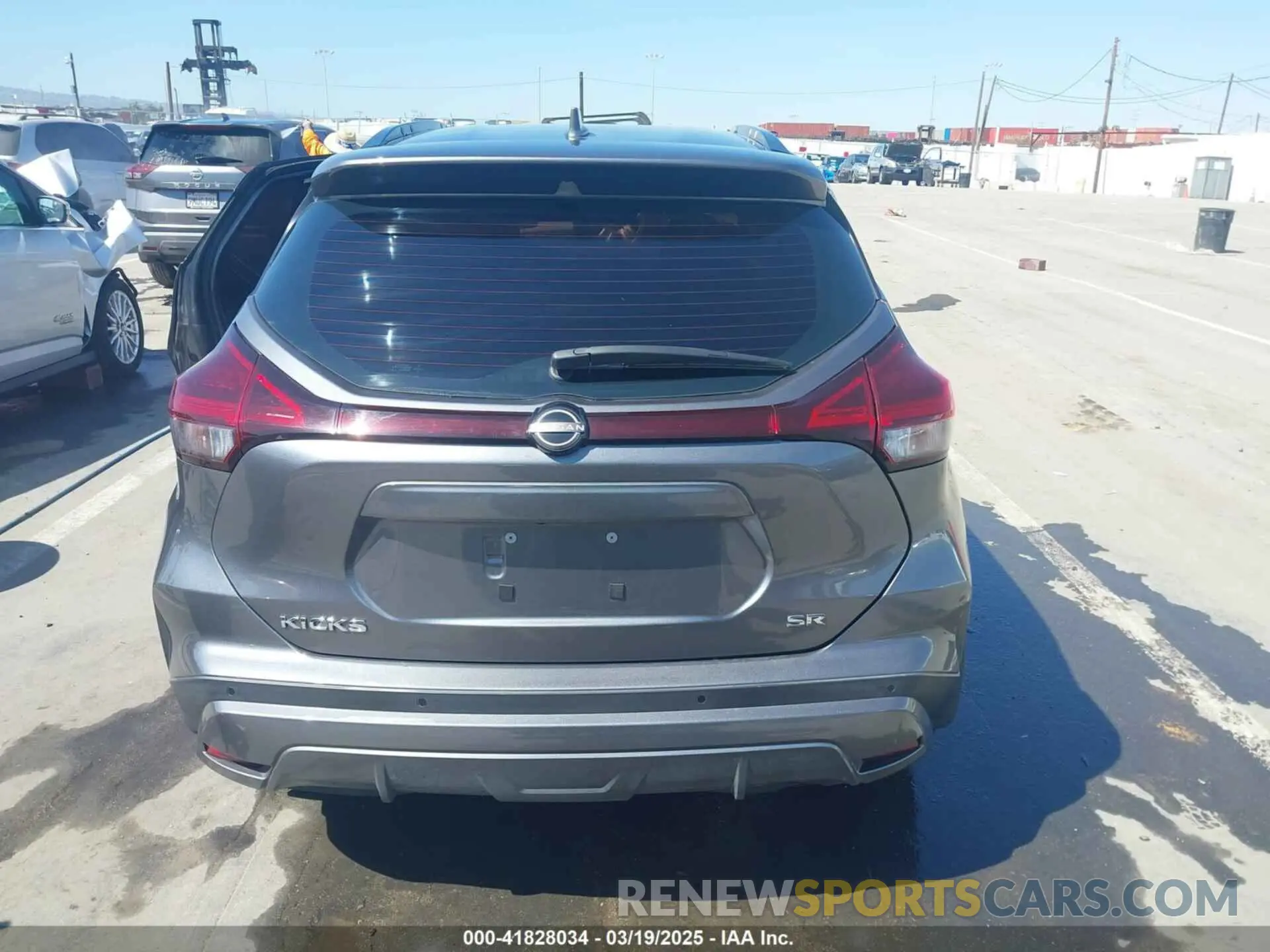 15 Photograph of a damaged car 3N1CP5DV3PL489120 NISSAN KICKS 2023