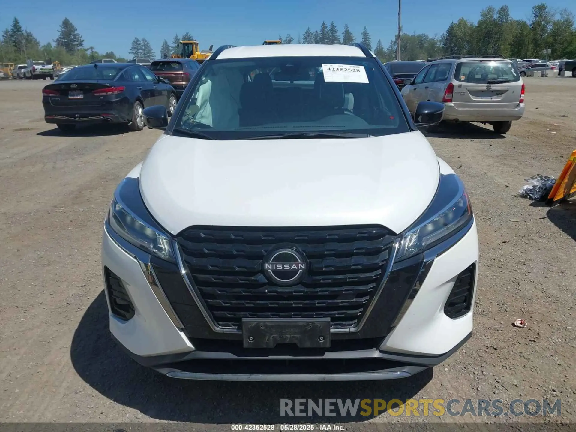 12 Photograph of a damaged car 3N1CP5DV3PL539997 NISSAN KICKS 2023
