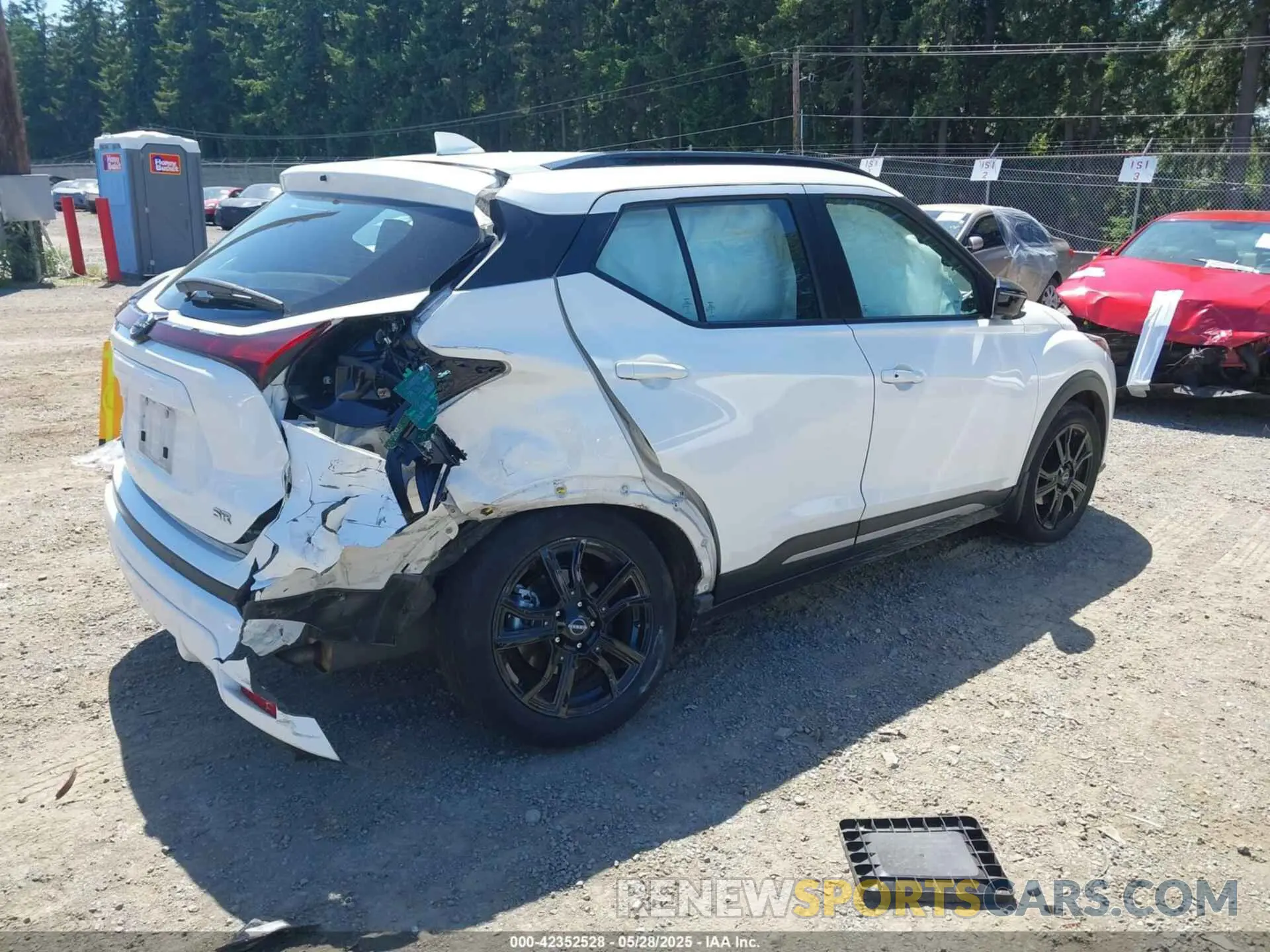 4 Photograph of a damaged car 3N1CP5DV3PL539997 NISSAN KICKS 2023