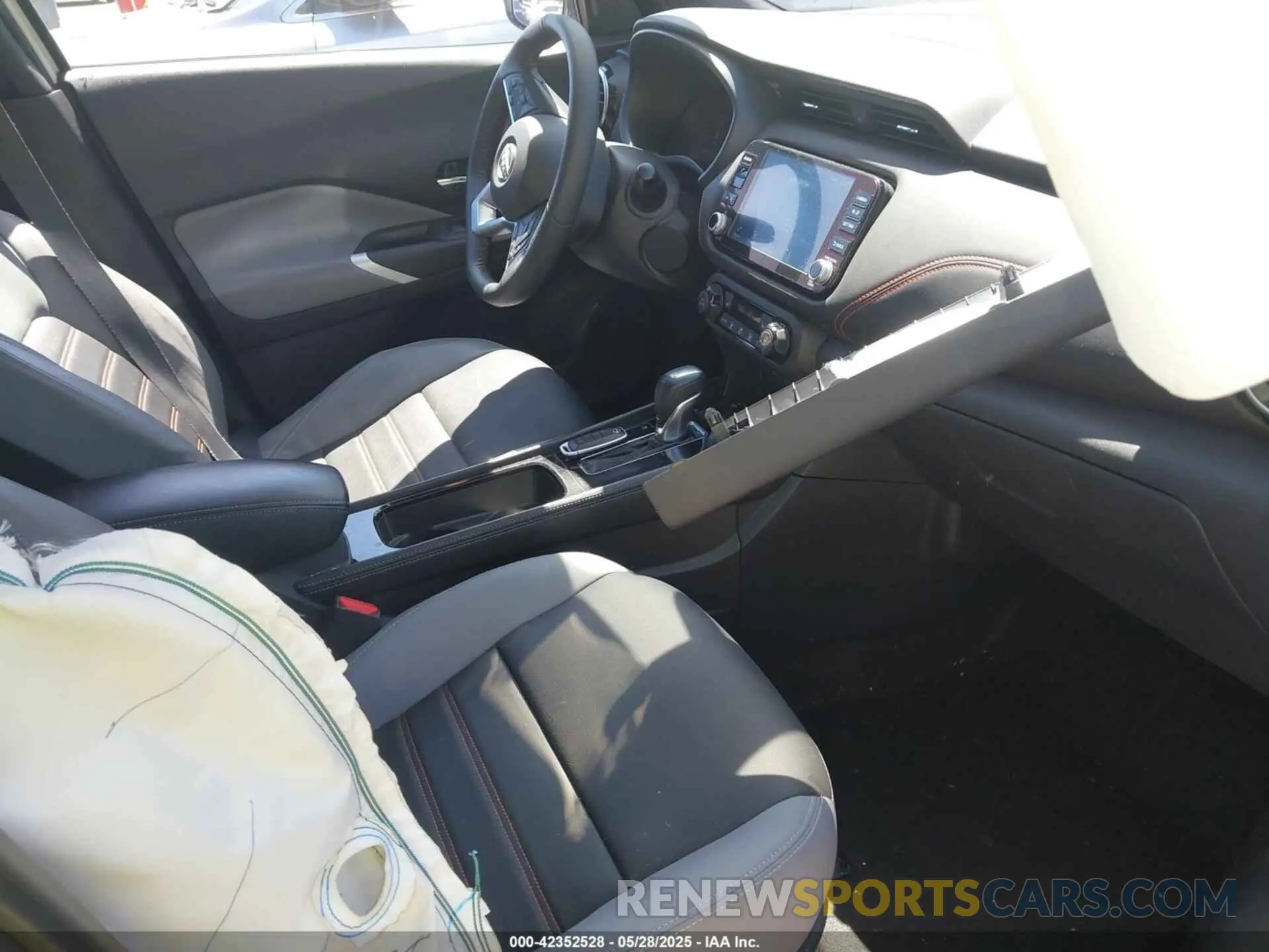 5 Photograph of a damaged car 3N1CP5DV3PL539997 NISSAN KICKS 2023