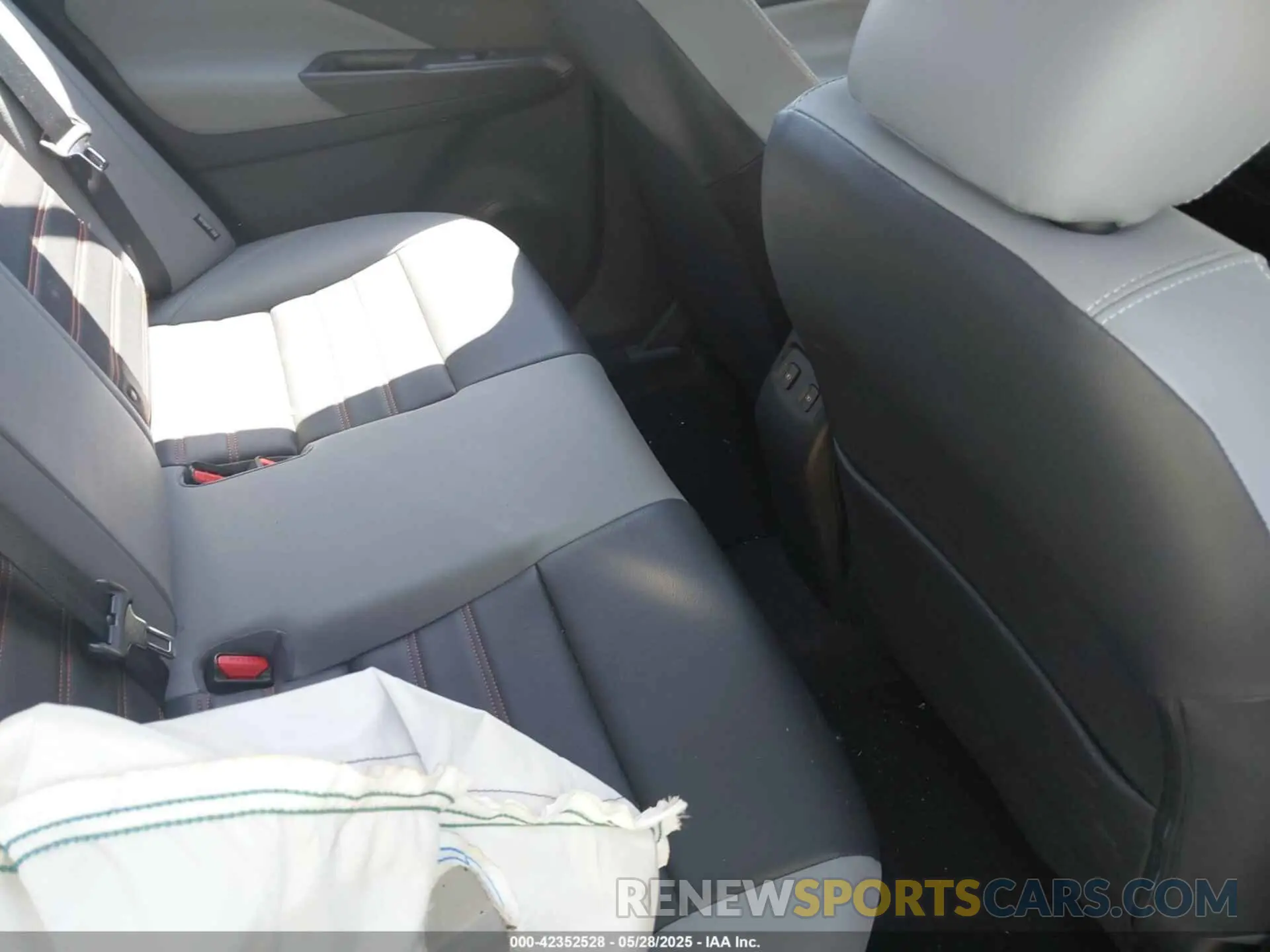 8 Photograph of a damaged car 3N1CP5DV3PL539997 NISSAN KICKS 2023
