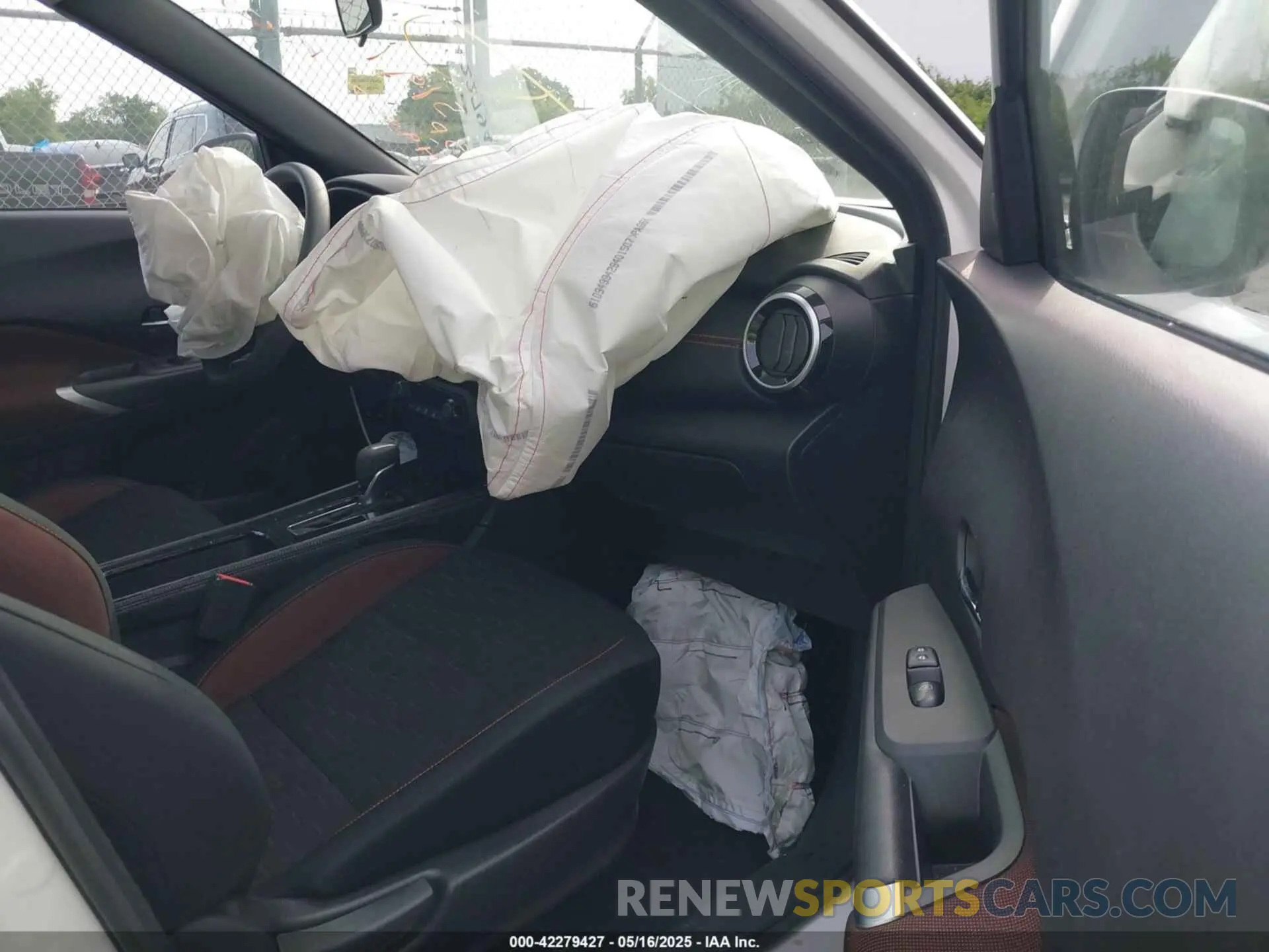 5 Photograph of a damaged car 3N1CP5DV3PL549557 NISSAN KICKS 2023