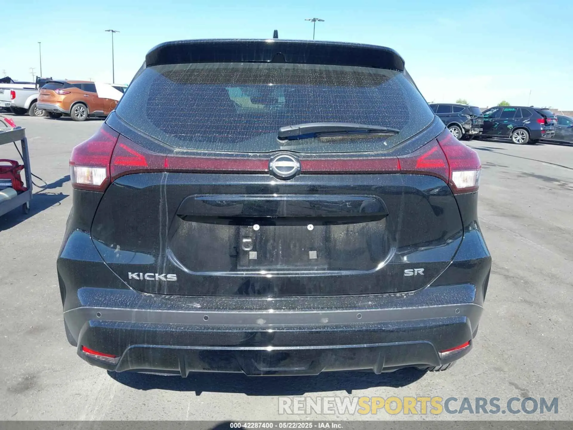 16 Photograph of a damaged car 3N1CP5DV3PL554418 NISSAN KICKS 2023