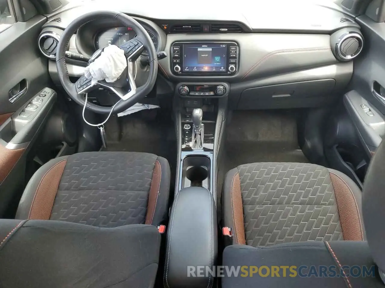 8 Photograph of a damaged car 3N1CP5DV4PL486033 NISSAN KICKS 2023