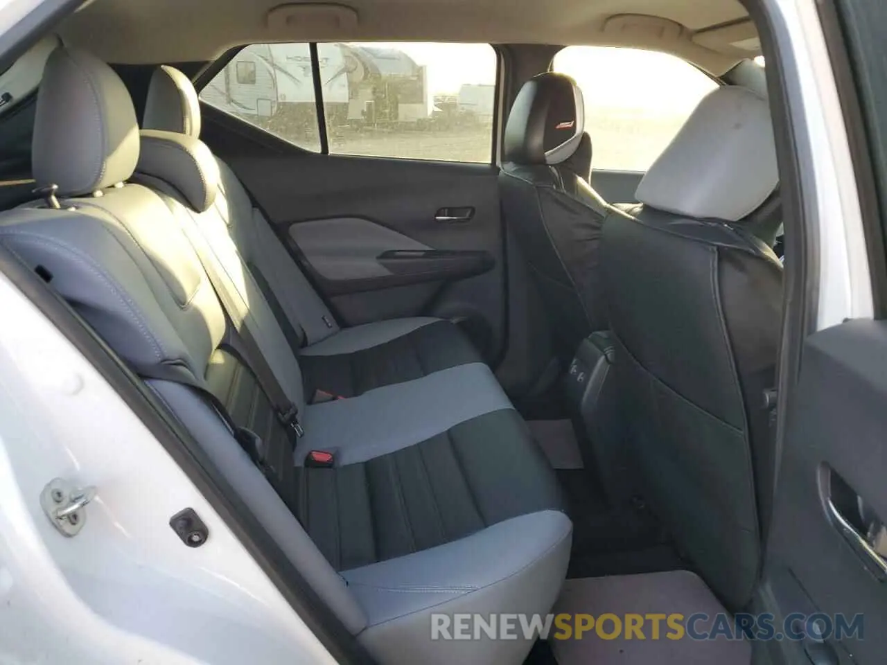 10 Photograph of a damaged car 3N1CP5DV4PL522755 NISSAN KICKS 2023