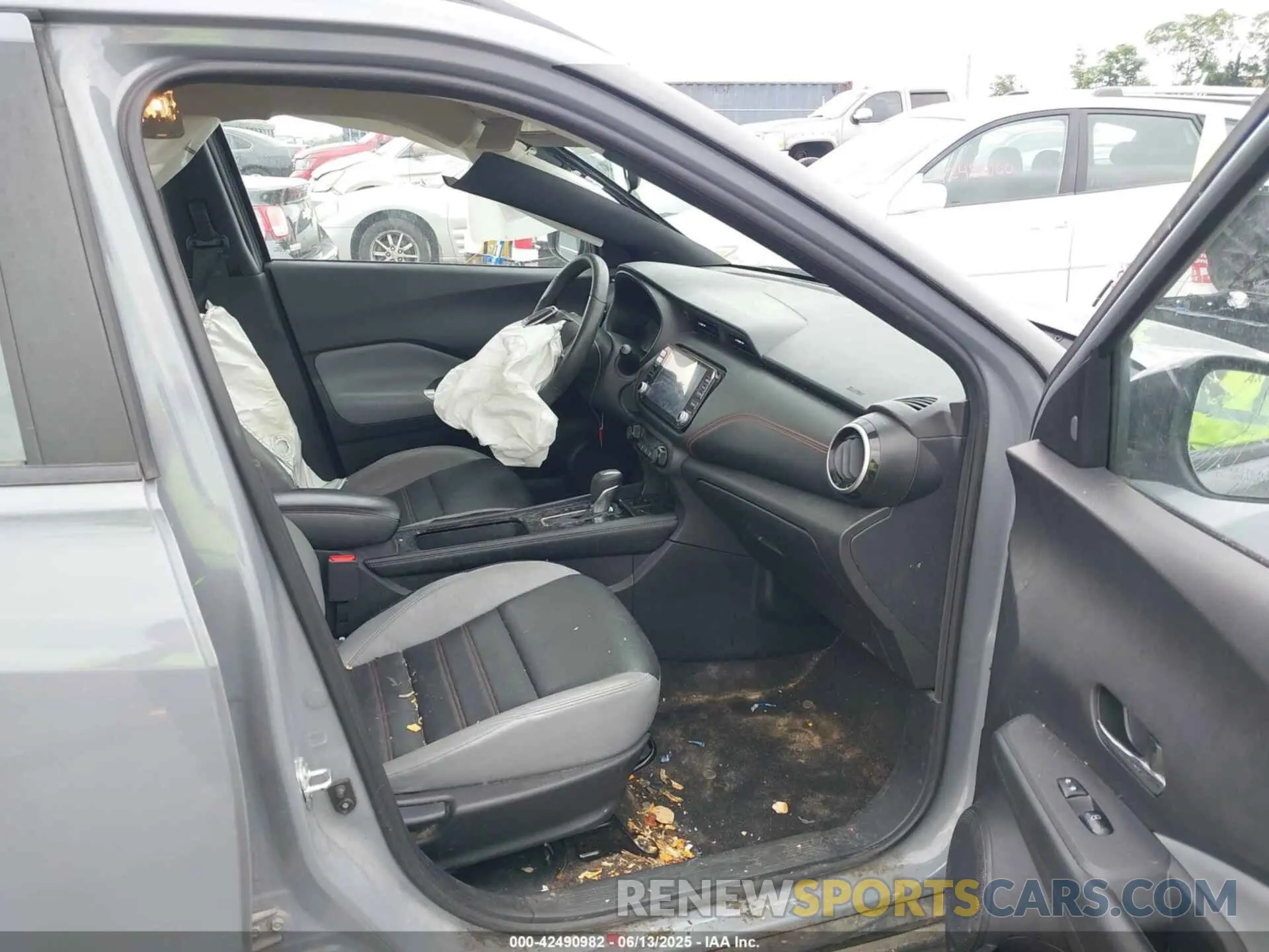 5 Photograph of a damaged car 3N1CP5DV4PL544061 NISSAN KICKS 2023