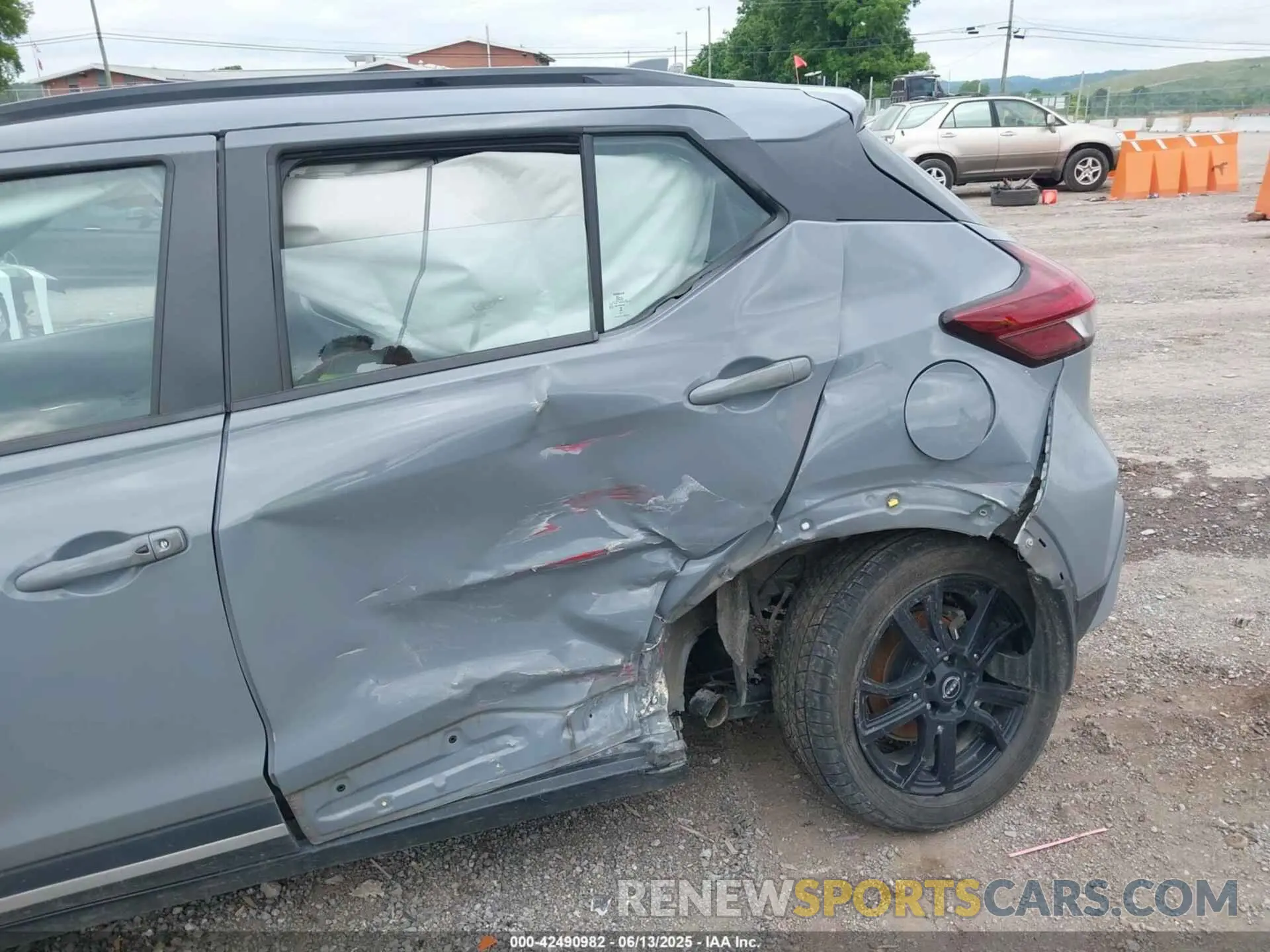 6 Photograph of a damaged car 3N1CP5DV4PL544061 NISSAN KICKS 2023