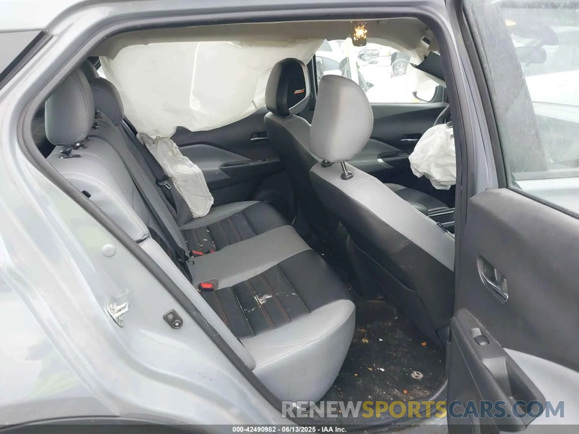 8 Photograph of a damaged car 3N1CP5DV4PL544061 NISSAN KICKS 2023