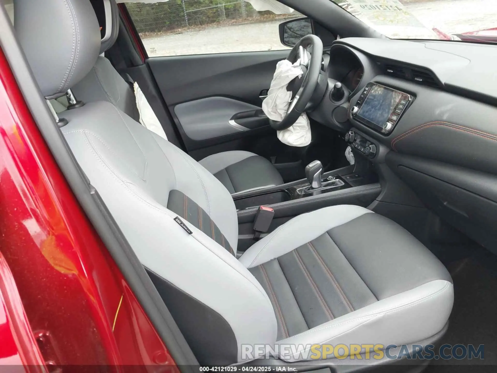 5 Photograph of a damaged car 3N1CP5DV5PL541279 NISSAN KICKS 2023