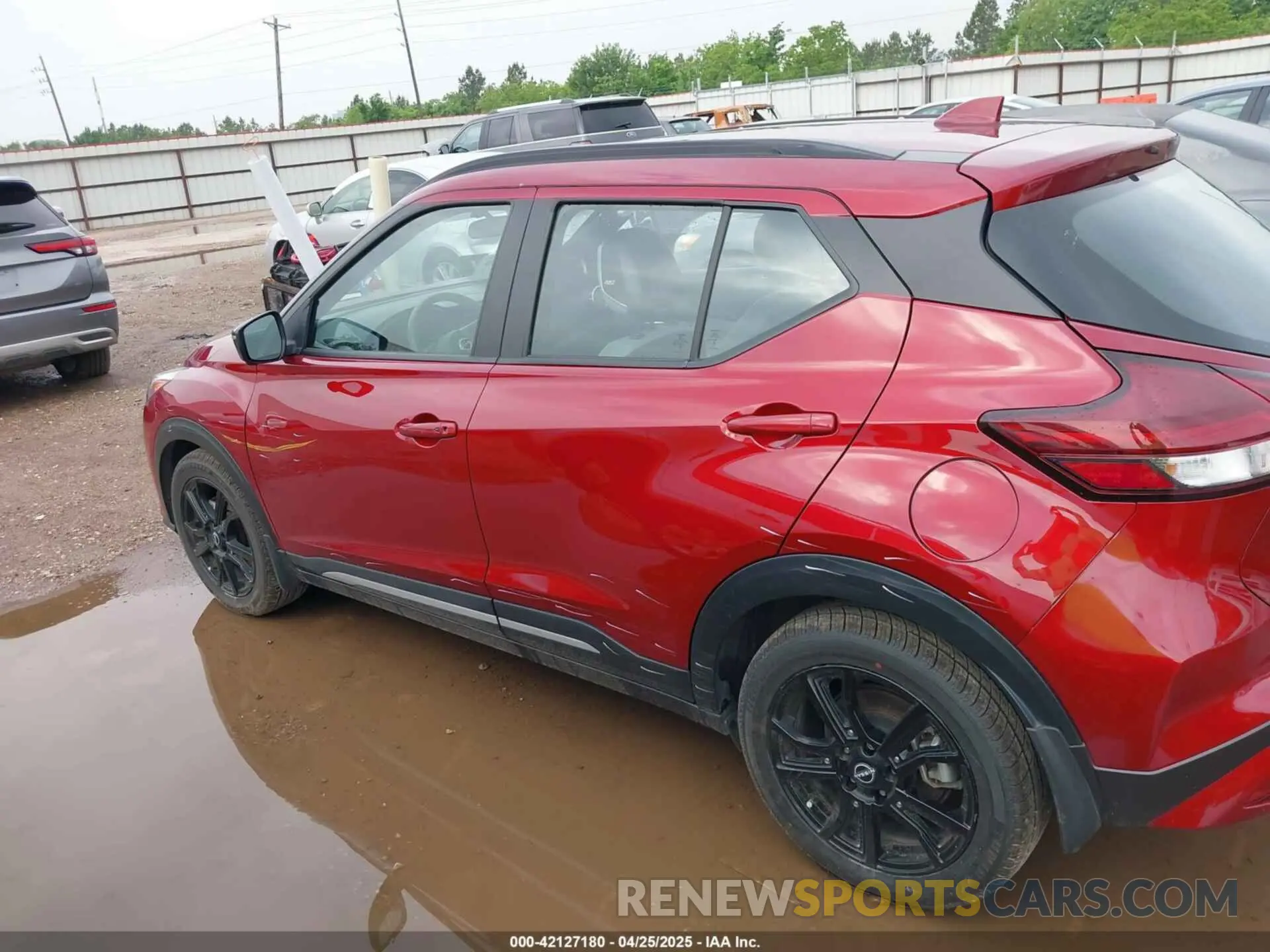 14 Photograph of a damaged car 3N1CP5DV7PL537881 NISSAN KICKS 2023