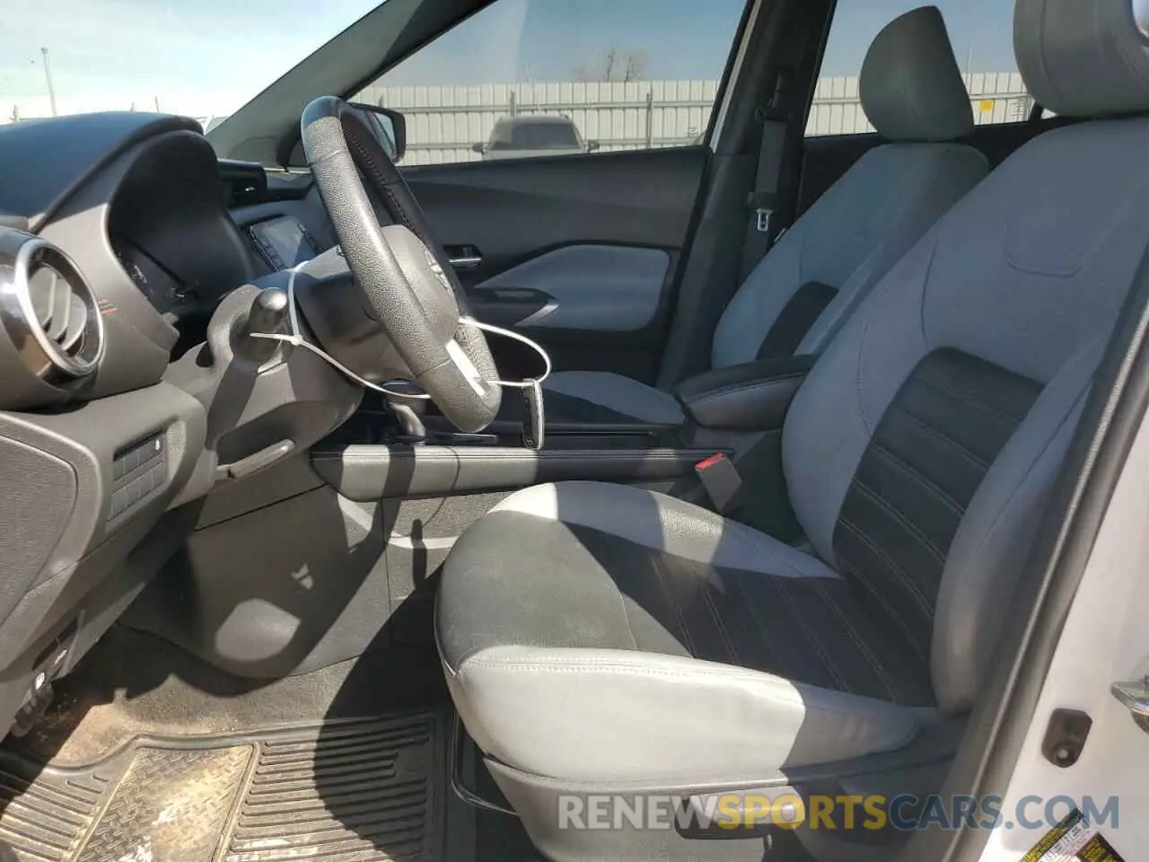 7 Photograph of a damaged car 3N1CP5DV8PL492692 NISSAN KICKS 2023