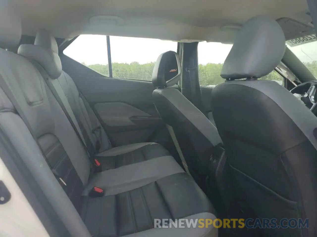 10 Photograph of a damaged car 3N1CP5DV8PL506994 NISSAN KICKS 2023