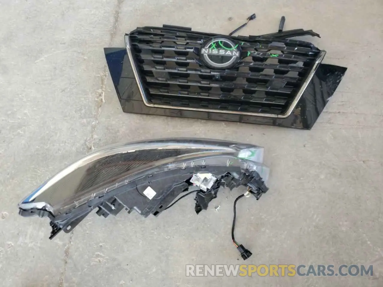 13 Photograph of a damaged car 3N1CP5DV8PL567634 NISSAN KICKS 2023