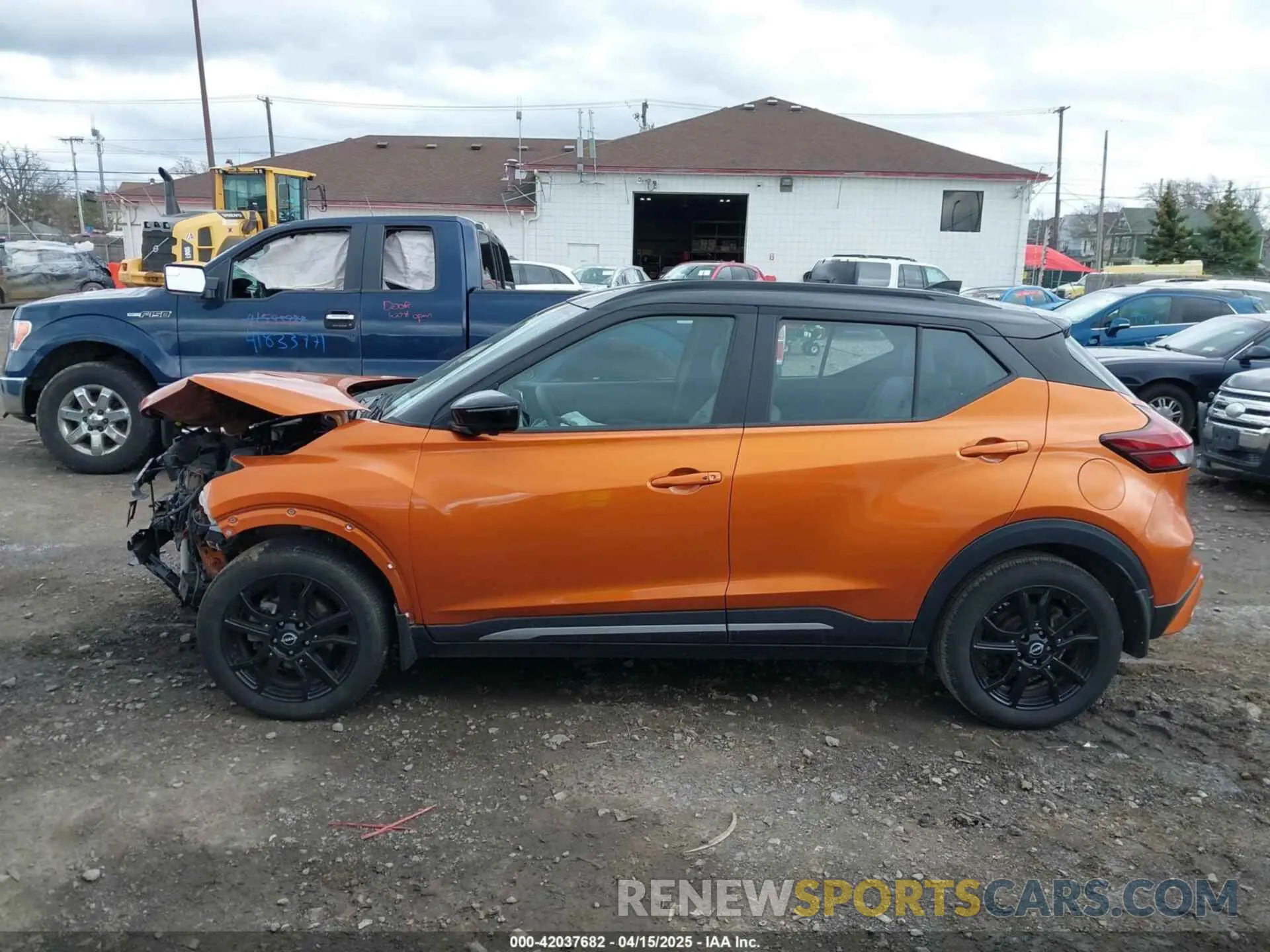 14 Photograph of a damaged car 3N1CP5DV9PL574169 NISSAN KICKS 2023