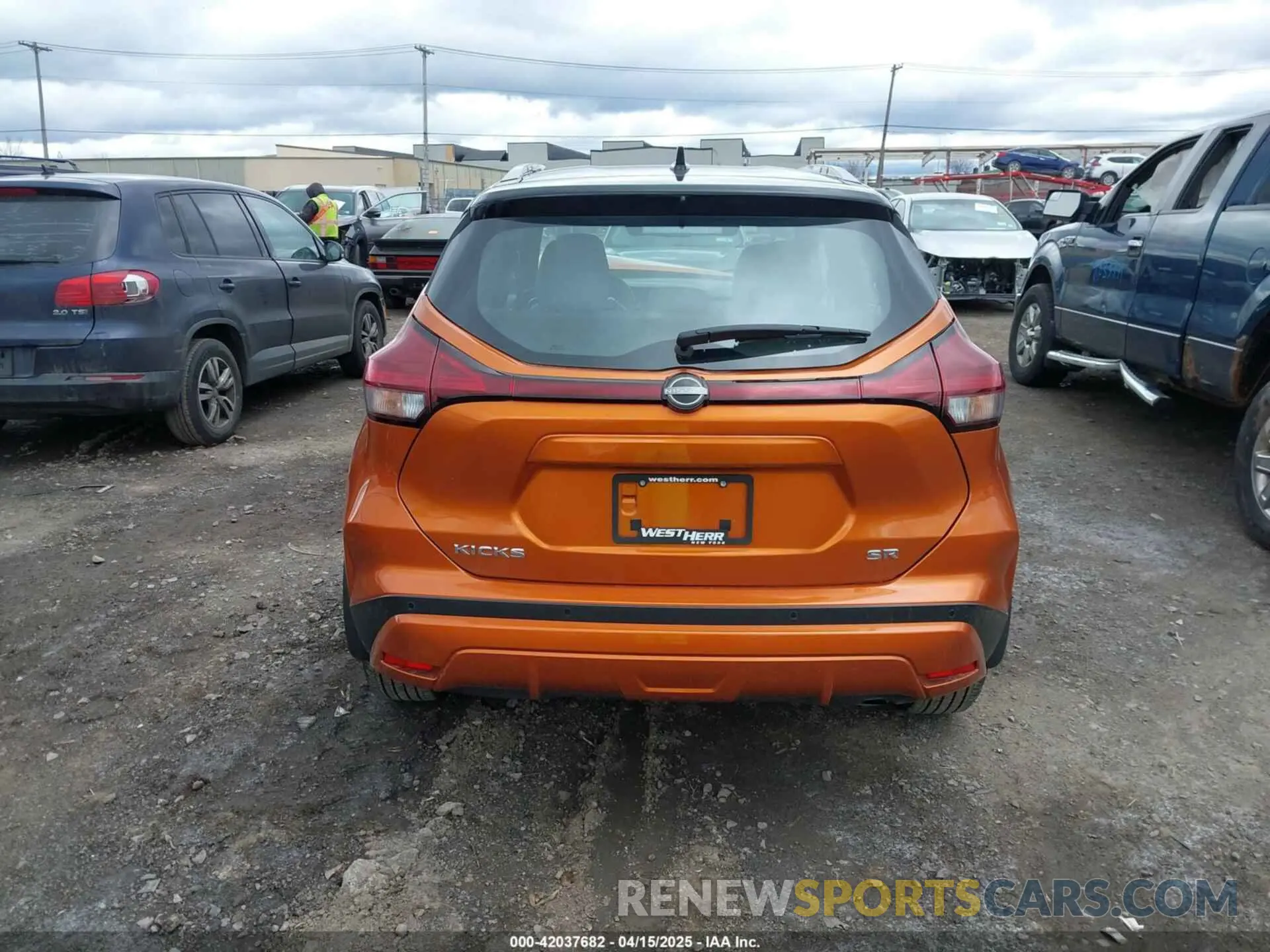 16 Photograph of a damaged car 3N1CP5DV9PL574169 NISSAN KICKS 2023