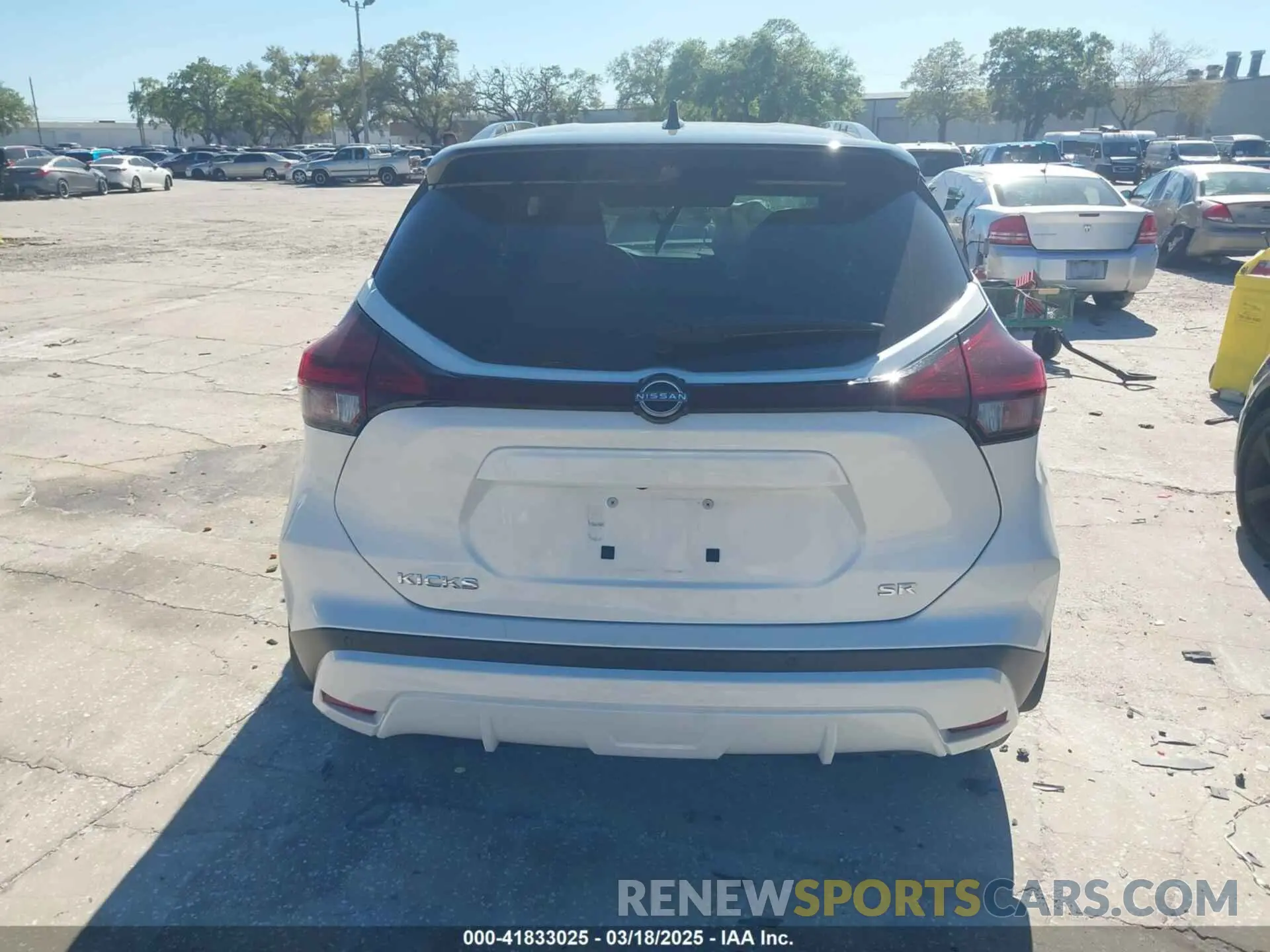 17 Photograph of a damaged car 3N1CP5DVXPL546073 NISSAN KICKS 2023