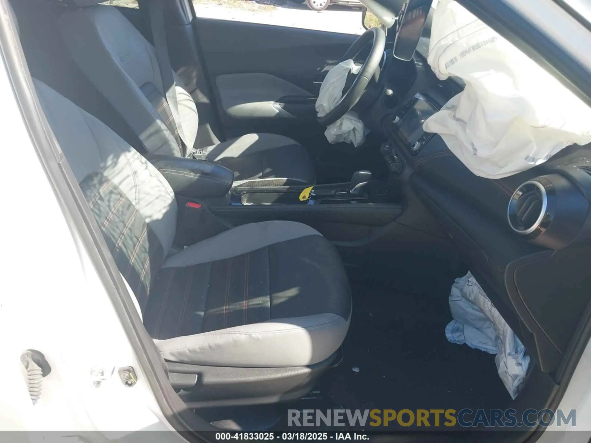 5 Photograph of a damaged car 3N1CP5DVXPL546073 NISSAN KICKS 2023