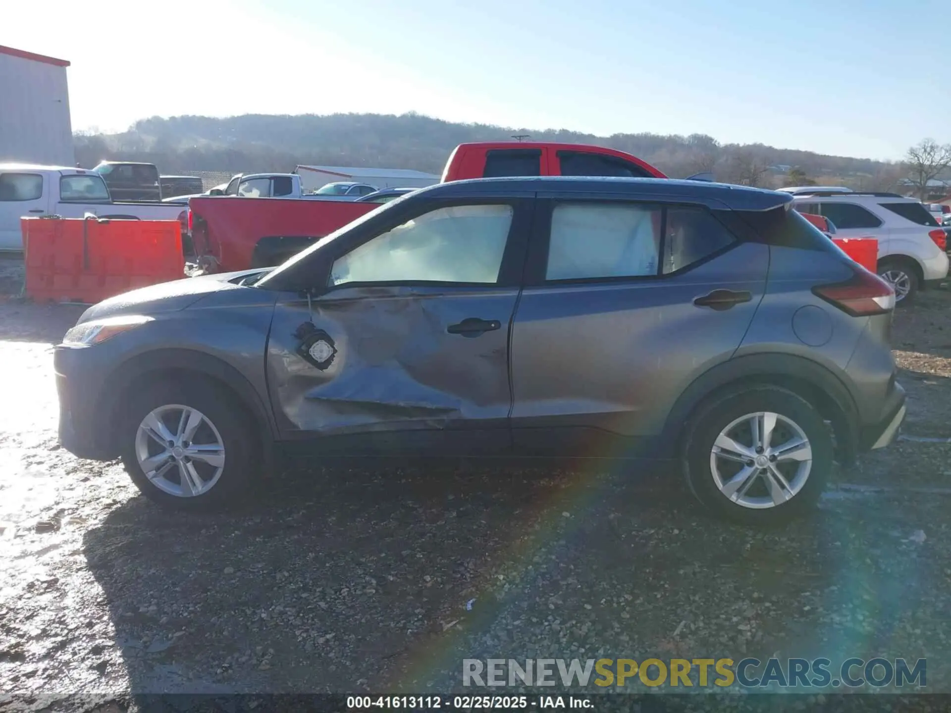 15 Photograph of a damaged car 3N1CP5BV0RL475102 NISSAN KICKS 2024
