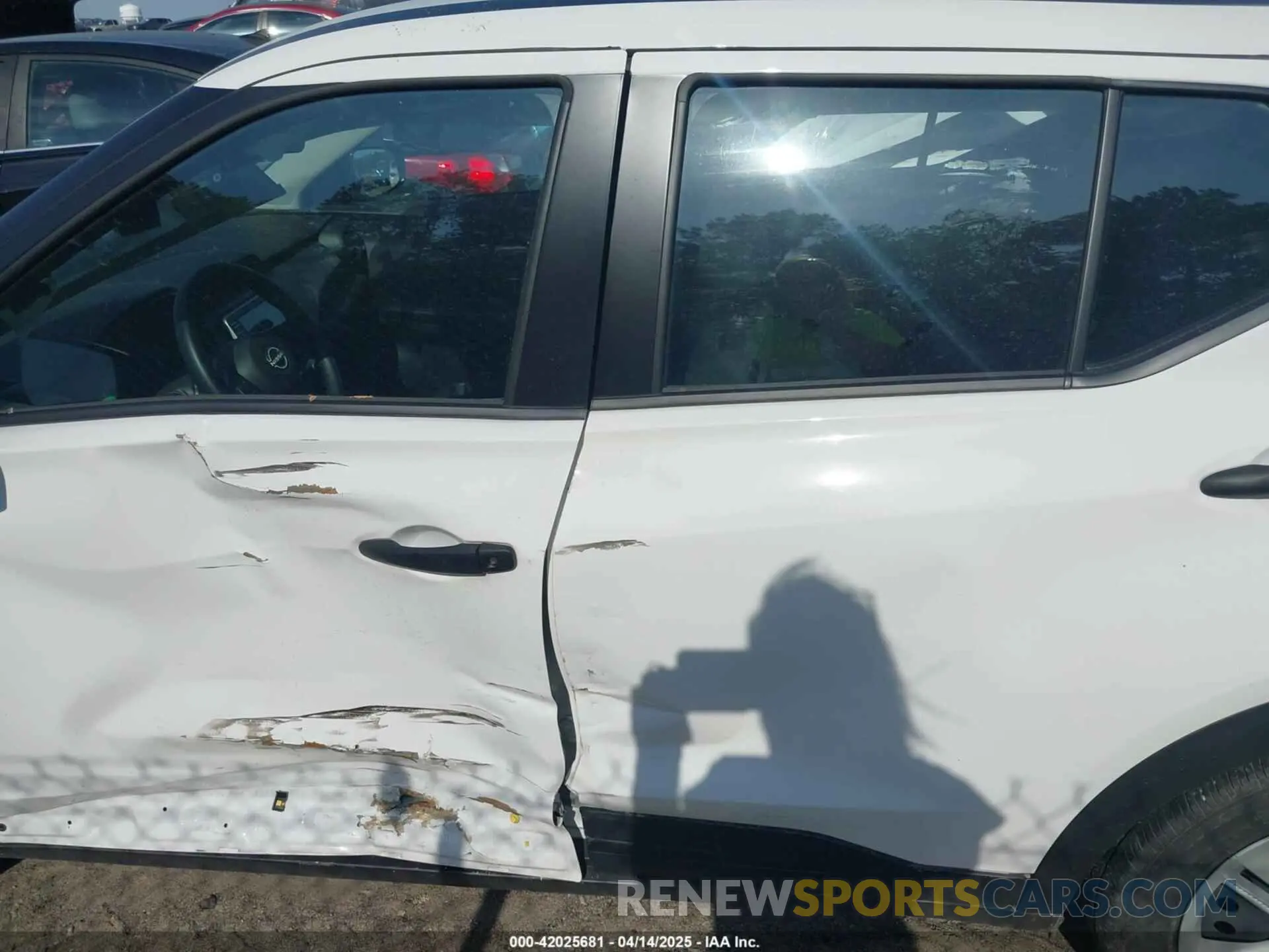 14 Photograph of a damaged car 3N1CP5BV1RL534156 NISSAN KICKS 2024