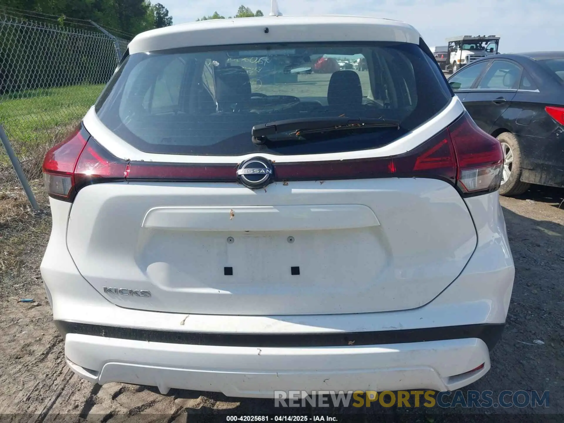 16 Photograph of a damaged car 3N1CP5BV1RL534156 NISSAN KICKS 2024