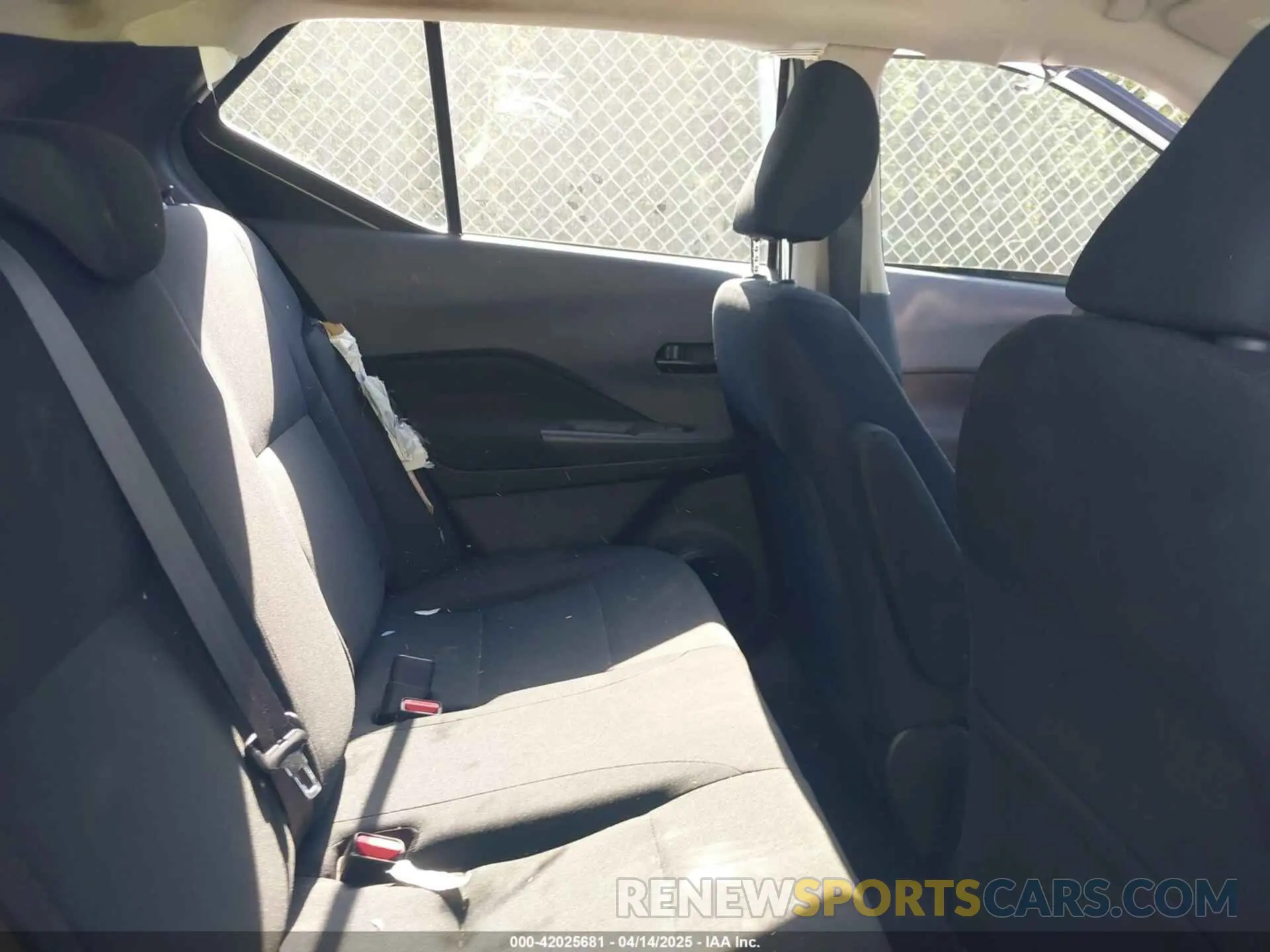 8 Photograph of a damaged car 3N1CP5BV1RL534156 NISSAN KICKS 2024