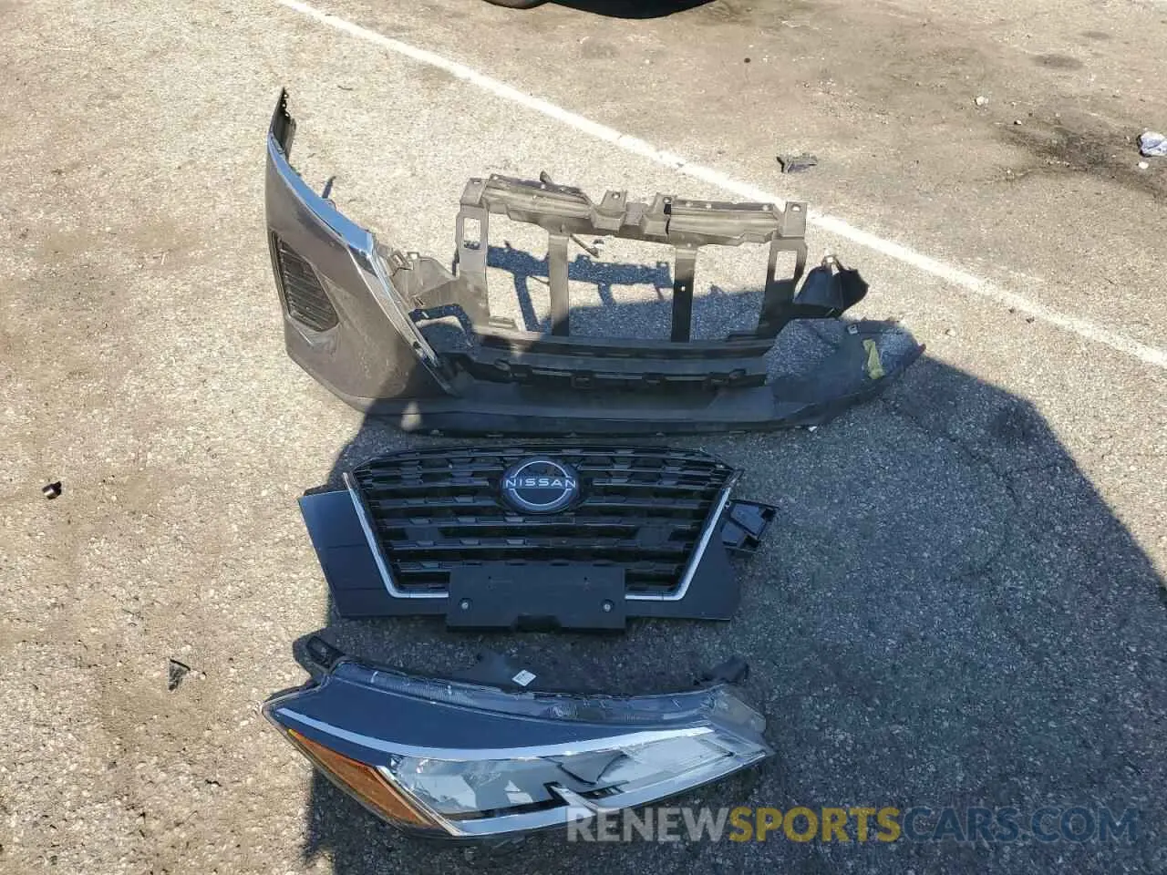 12 Photograph of a damaged car 3N1CP5BV1RL539583 NISSAN KICKS 2024