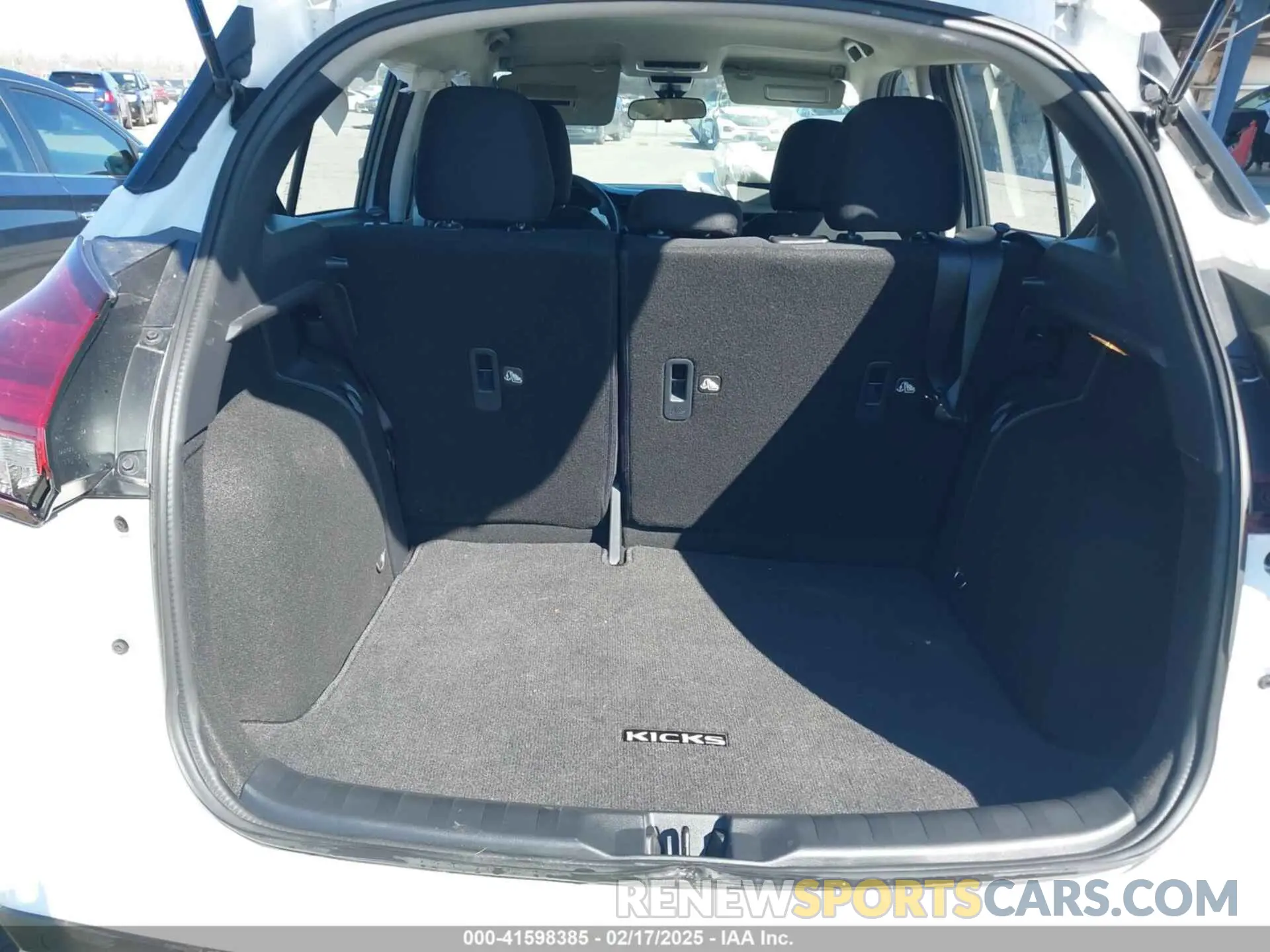 8 Photograph of a damaged car 3N1CP5BV1RL574737 NISSAN KICKS 2024