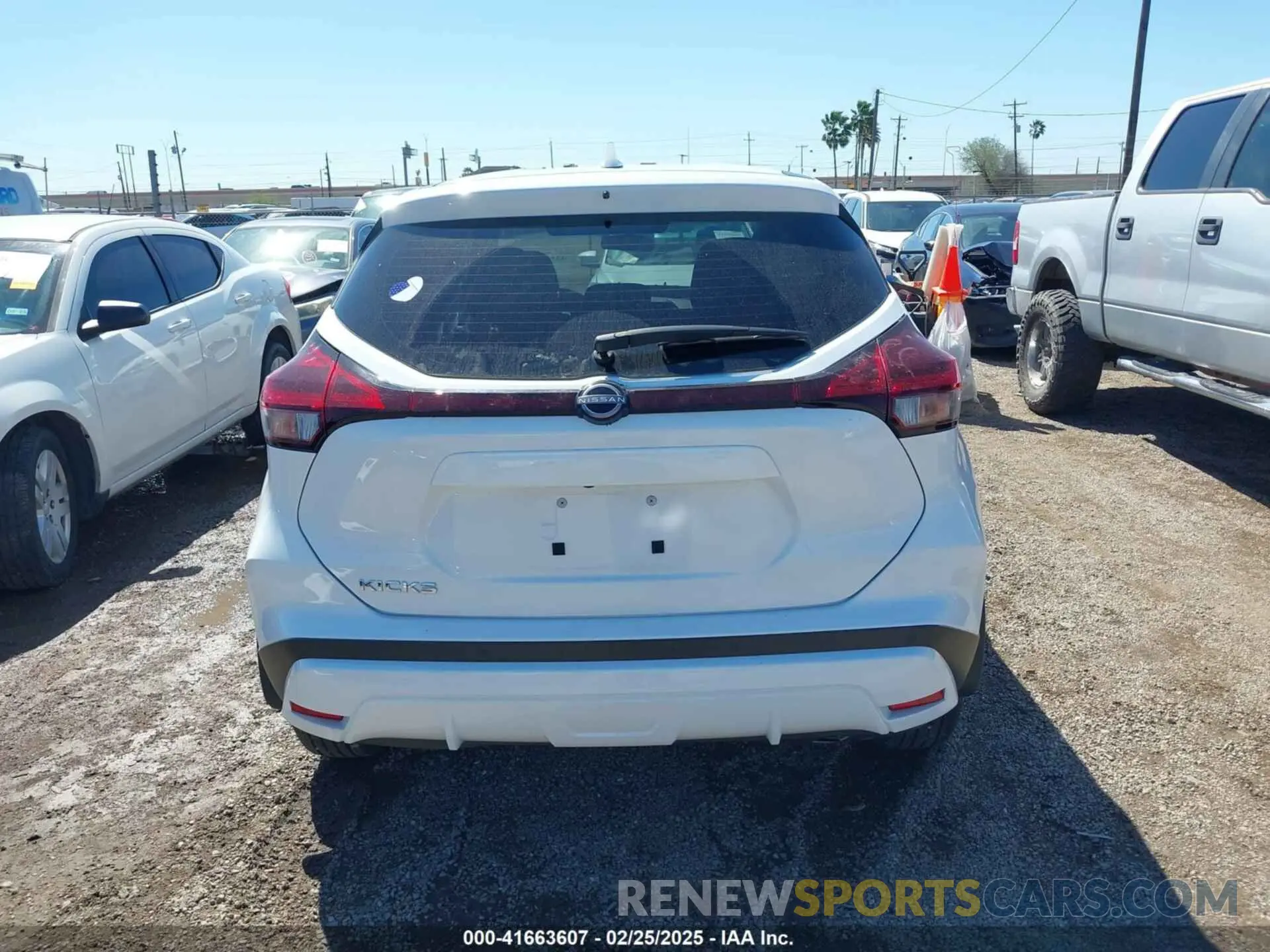 17 Photograph of a damaged car 3N1CP5BV1RL584152 NISSAN KICKS 2024