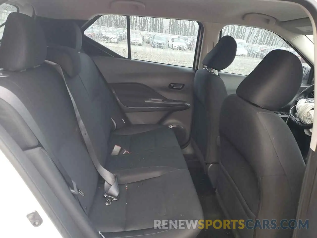 11 Photograph of a damaged car 3N1CP5BV1RL584510 NISSAN KICKS 2024