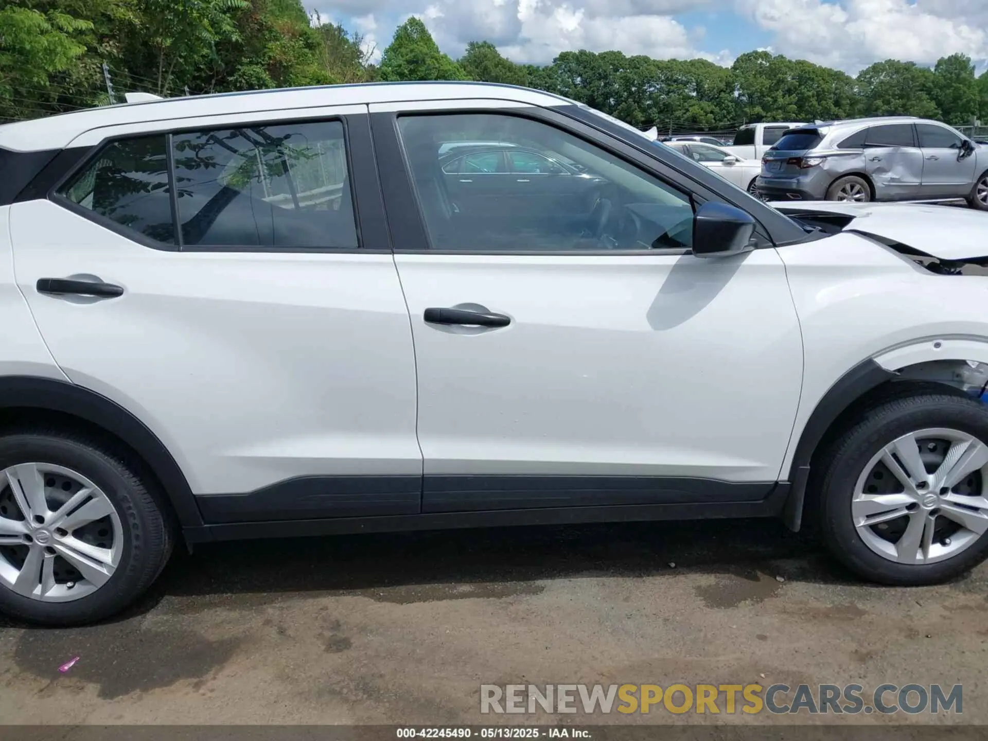 14 Photograph of a damaged car 3N1CP5BV2RL481595 NISSAN KICKS 2024