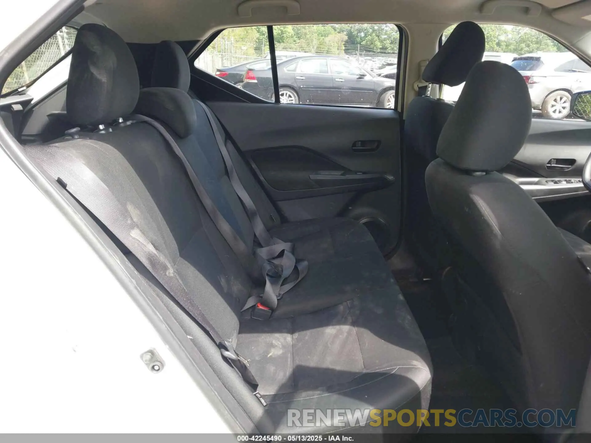 8 Photograph of a damaged car 3N1CP5BV2RL481595 NISSAN KICKS 2024