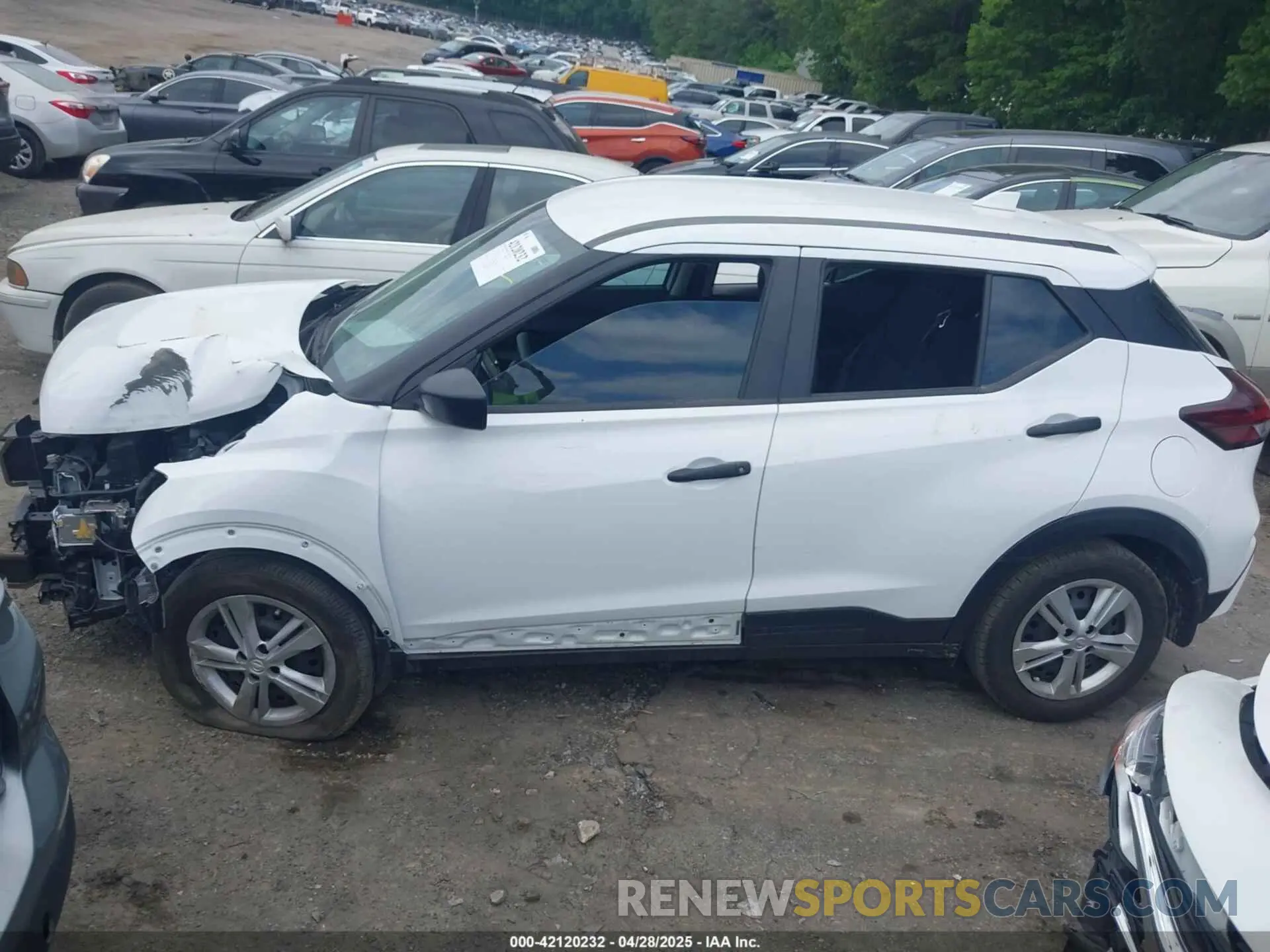 14 Photograph of a damaged car 3N1CP5BV2RL501022 NISSAN KICKS 2024