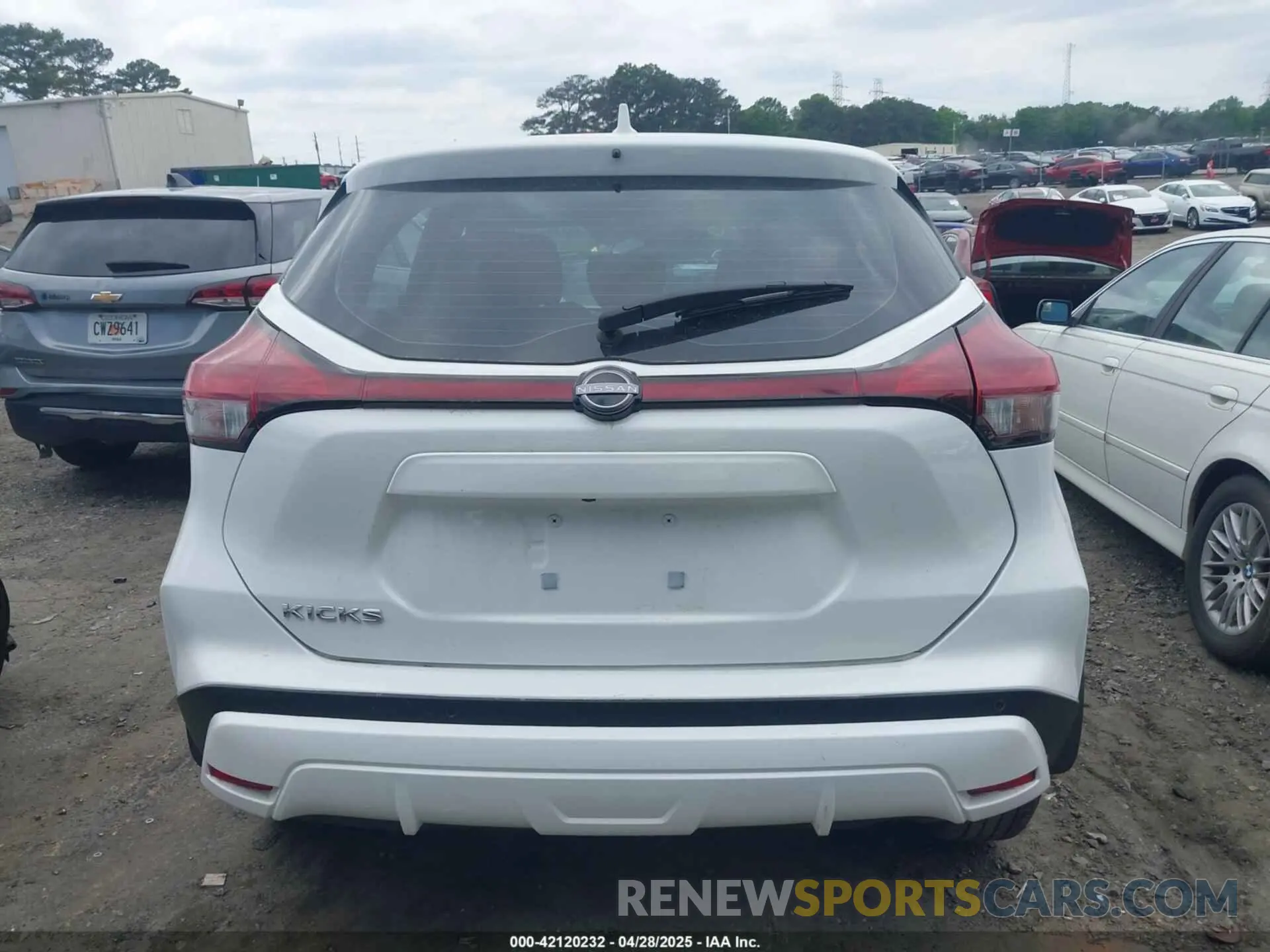 16 Photograph of a damaged car 3N1CP5BV2RL501022 NISSAN KICKS 2024